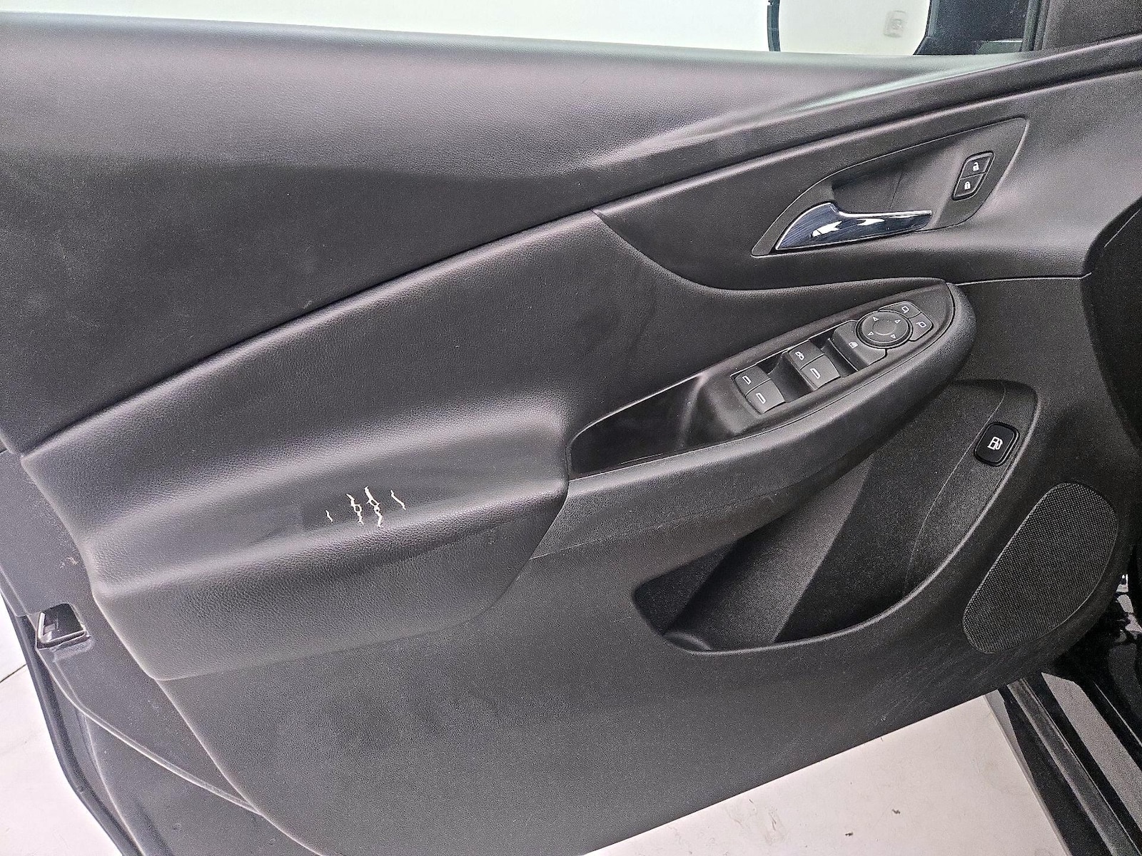 2018 Chevrolet Volt LT - Photo 13