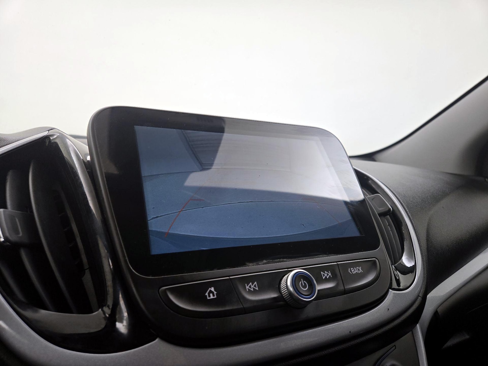 2018 Chevrolet Volt LT - Photo 15
