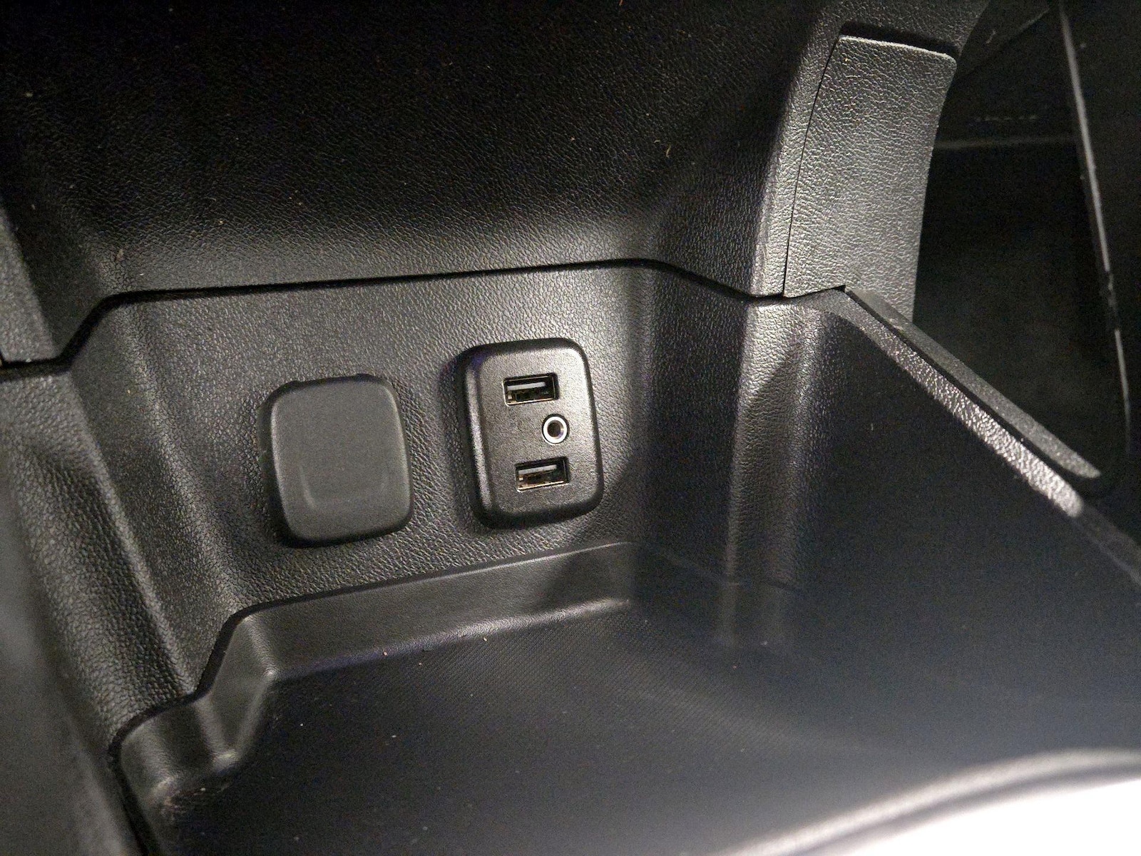 2018 Chevrolet Volt LT - Photo 19