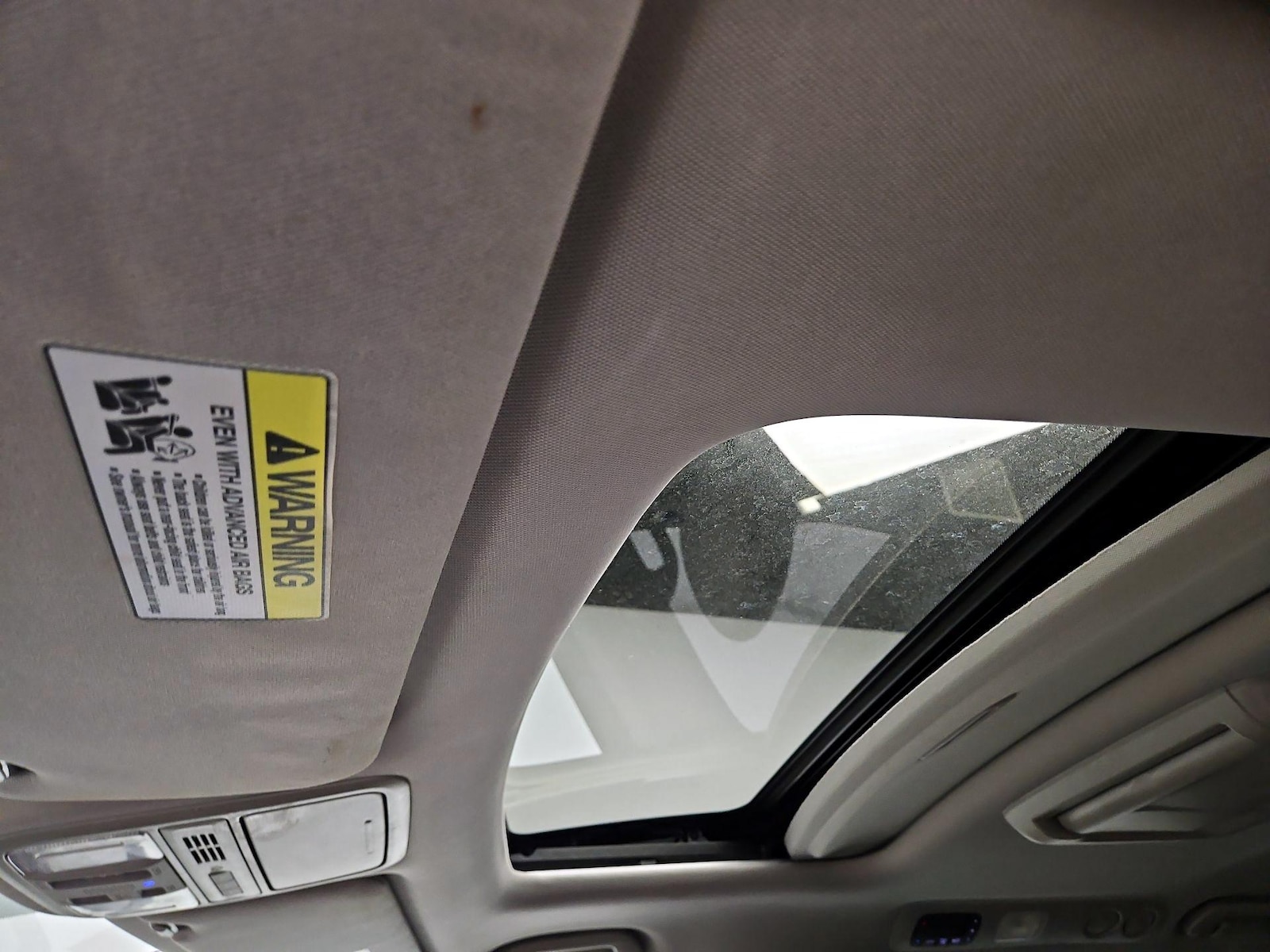 Sunroof(s) & Overhead Airbags
