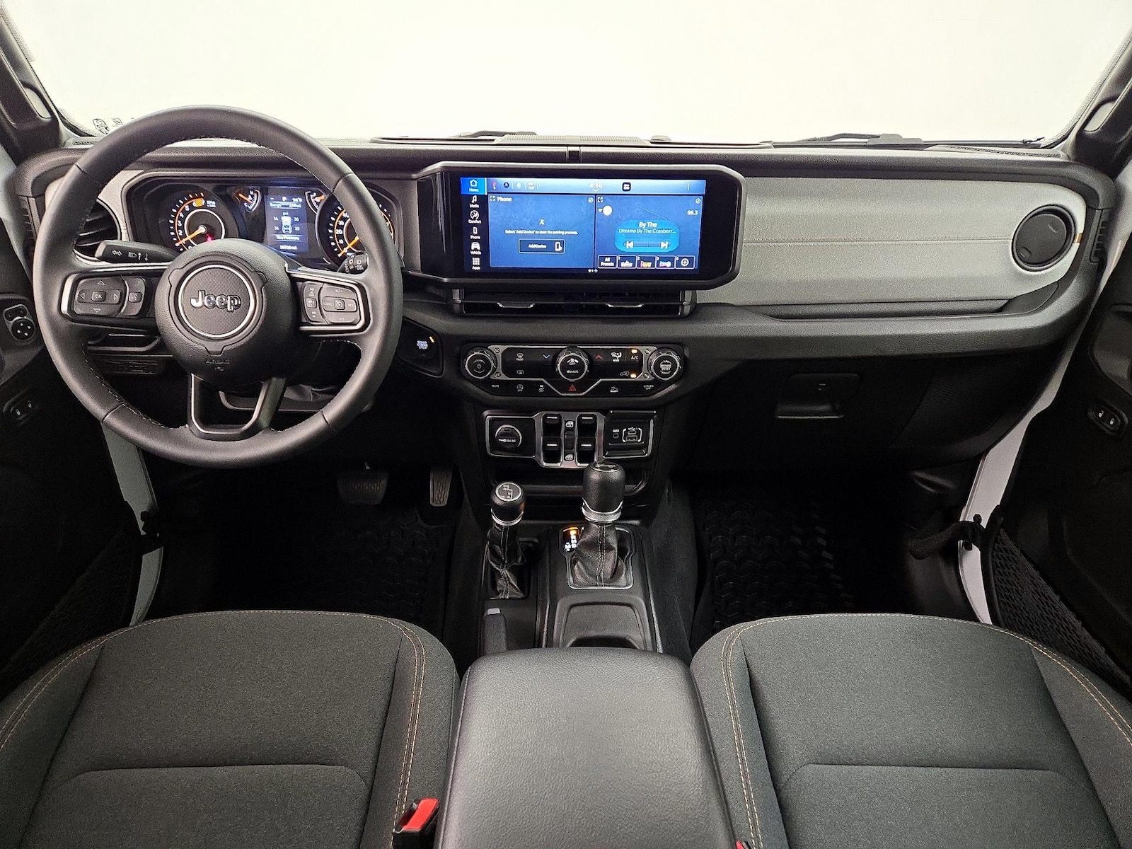 Apple CarPlay® & Android Auto™