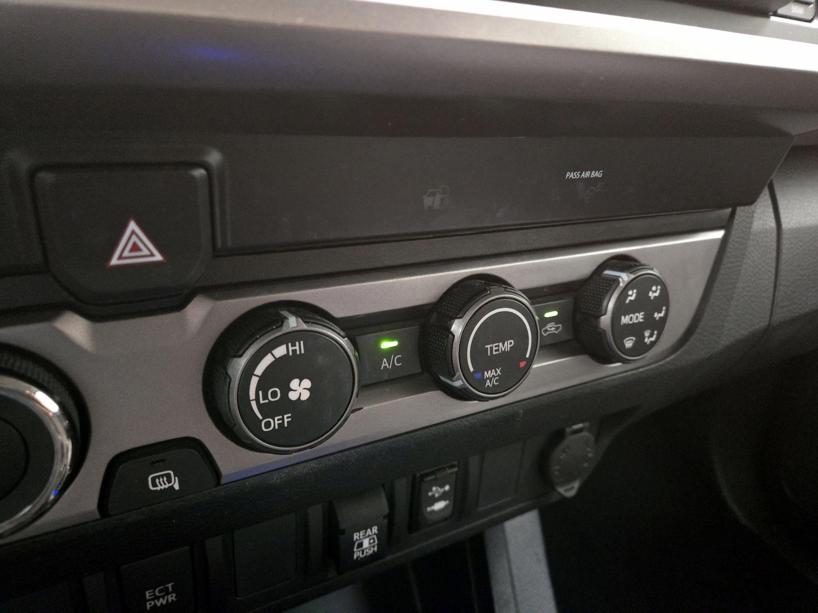 2019 Toyota Tacoma SR5 - Photo 17