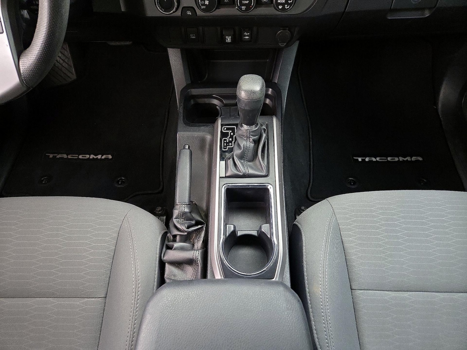 2019 Toyota Tacoma SR5 - Photo 18