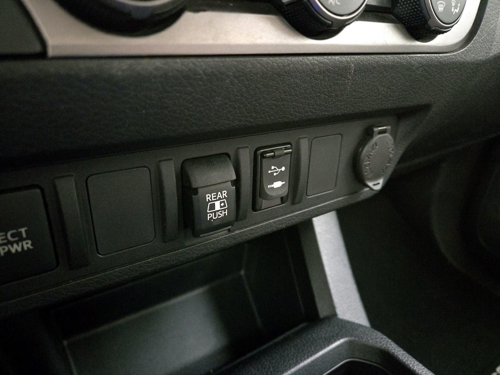 2019 Toyota Tacoma SR5 - Photo 19