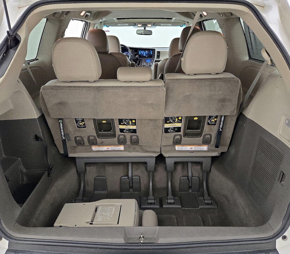 Trunk/Cargo (Seats Up)