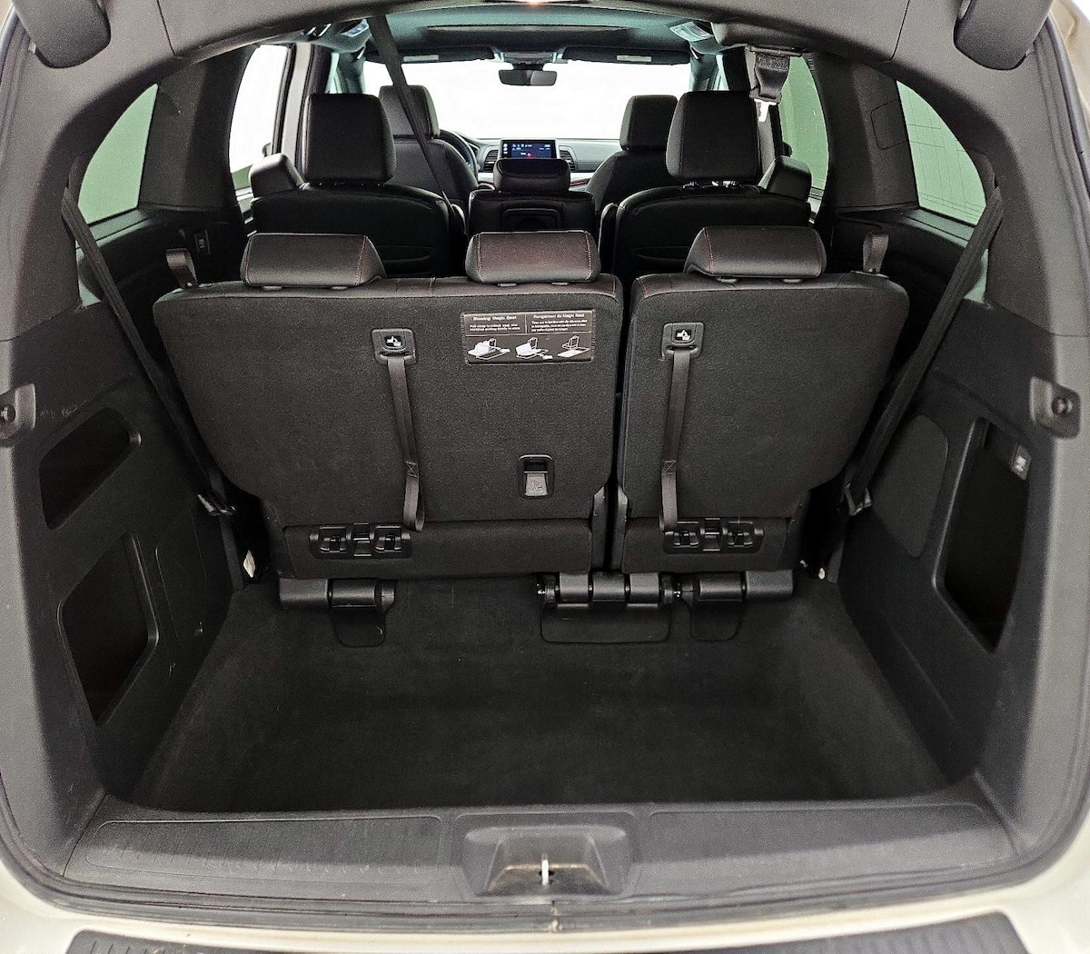 Trunk/Cargo (Seats Up)