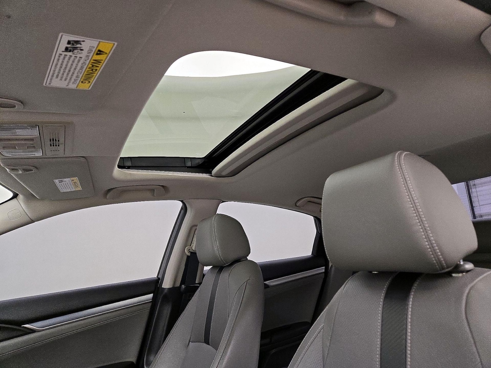 Sunroof(s) & Overhead Airbags
