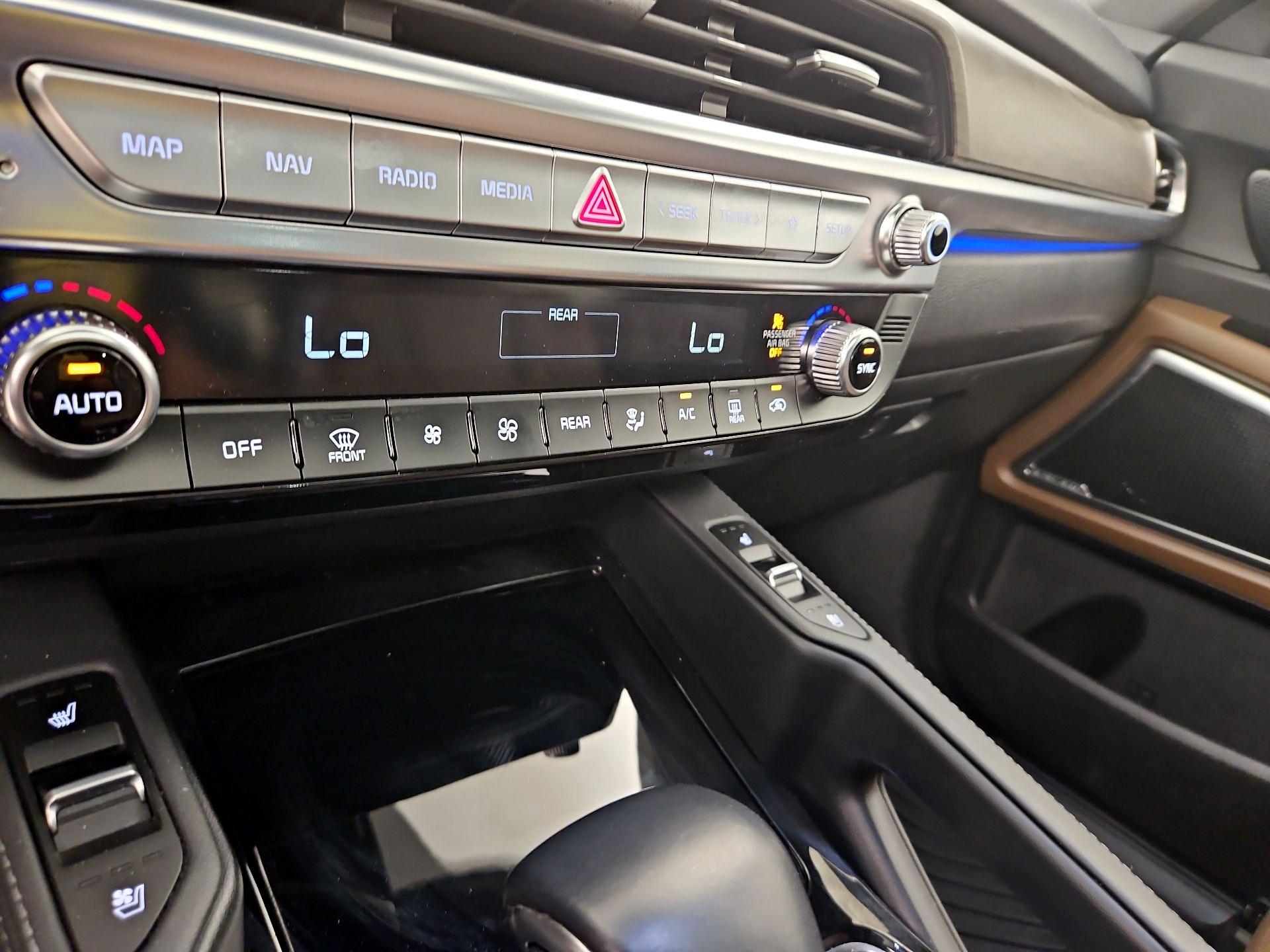 Thumbnail: 2021 Kia Telluride - 16