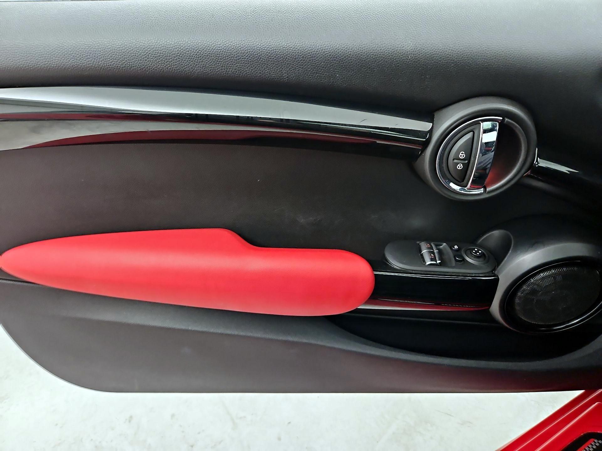Thumbnail: 2016 MINI Cooper Hardtop - 12