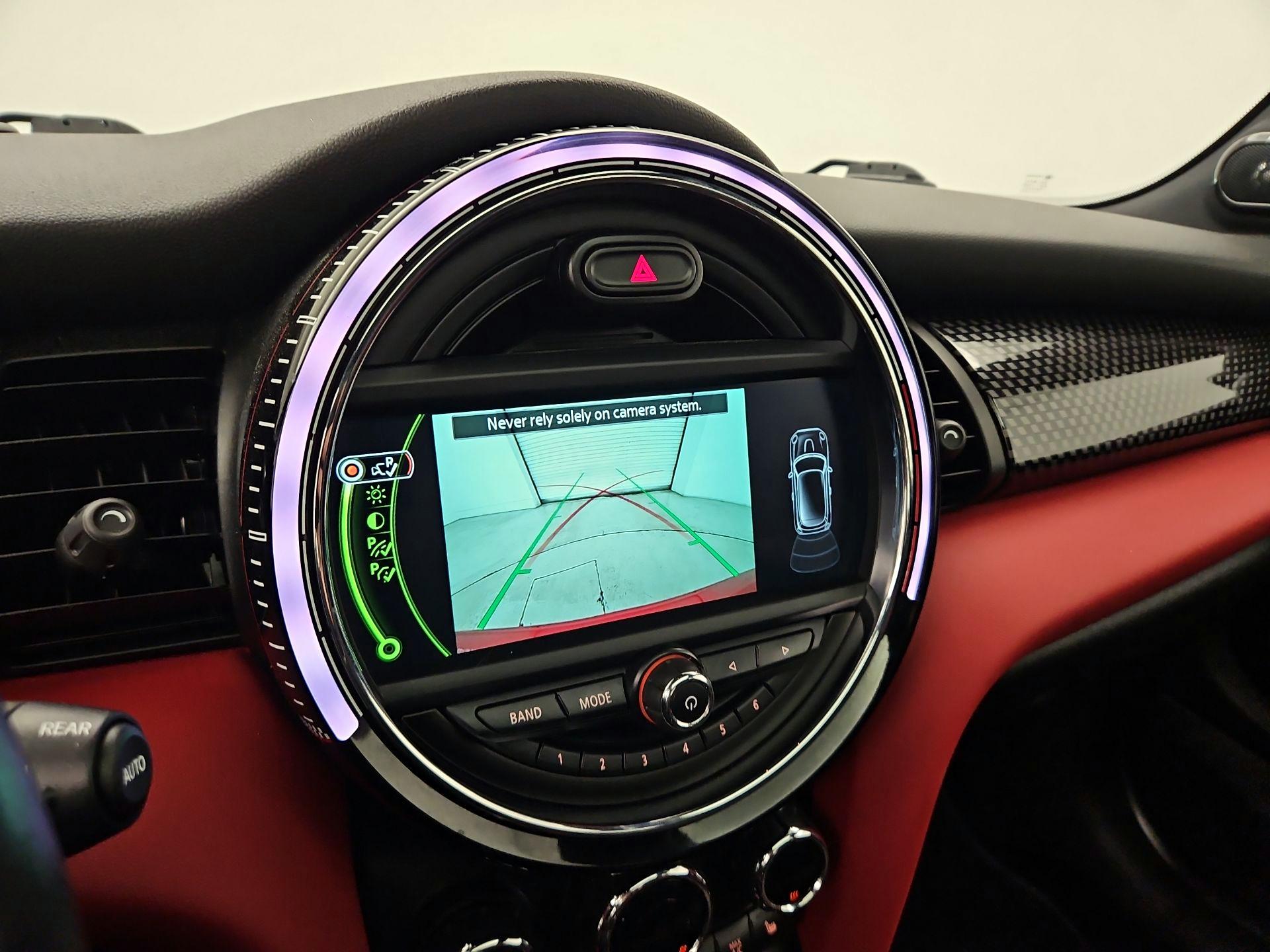 Thumbnail: 2016 MINI Cooper Hardtop - 15