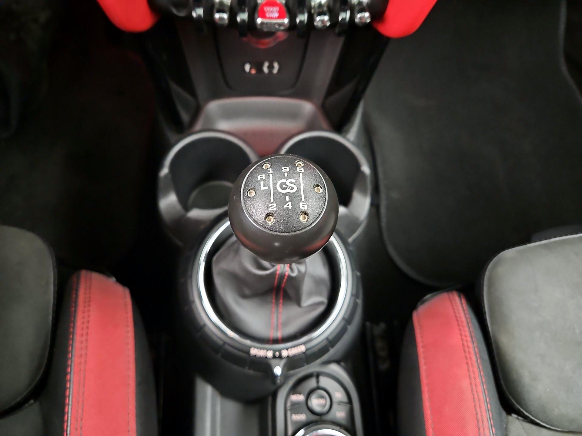 Thumbnail: 2016 MINI Cooper Hardtop - 18