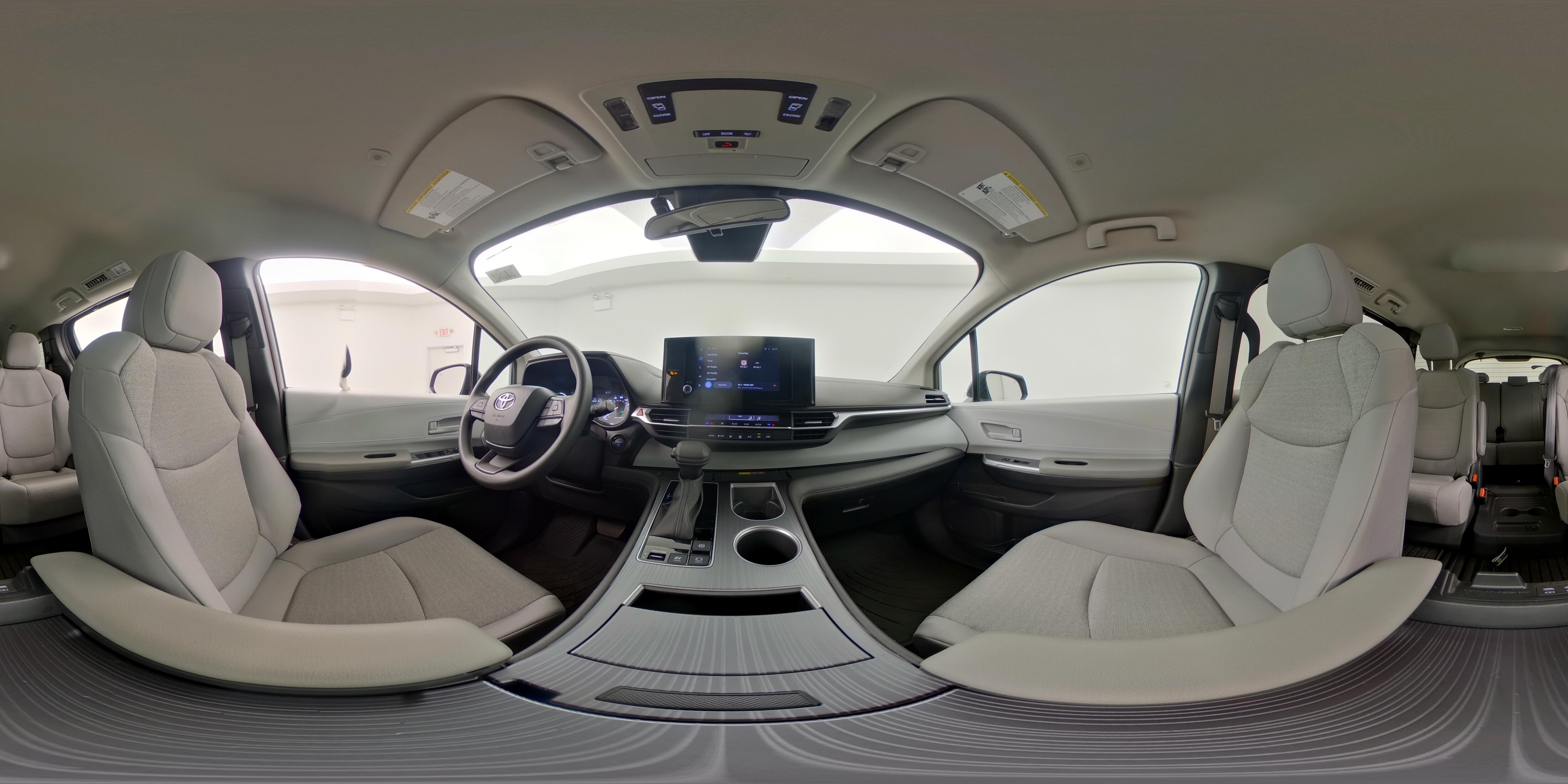 2025 Toyota Sienna LE - Photo 26