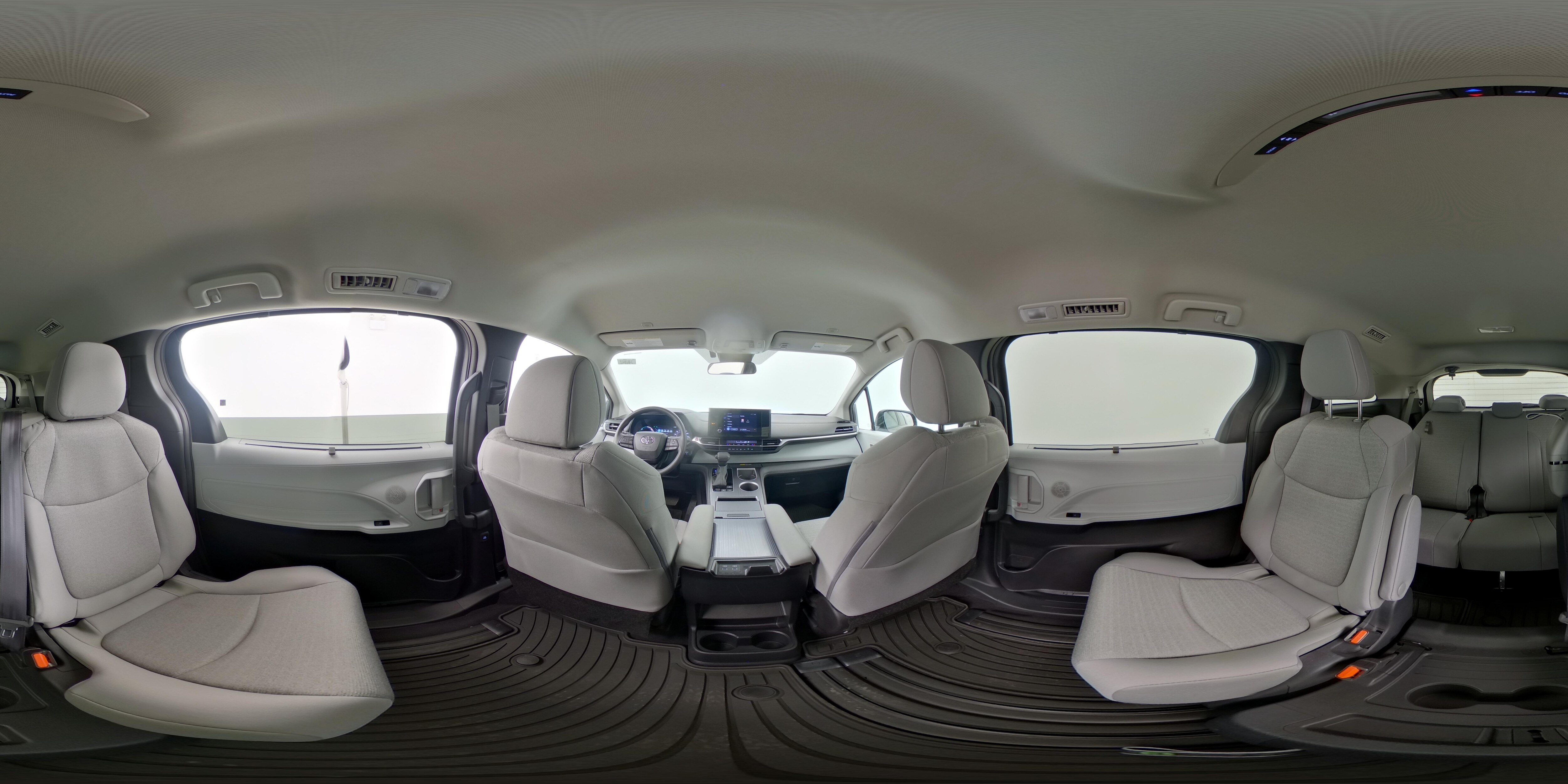 2025 Toyota Sienna LE - Photo 27