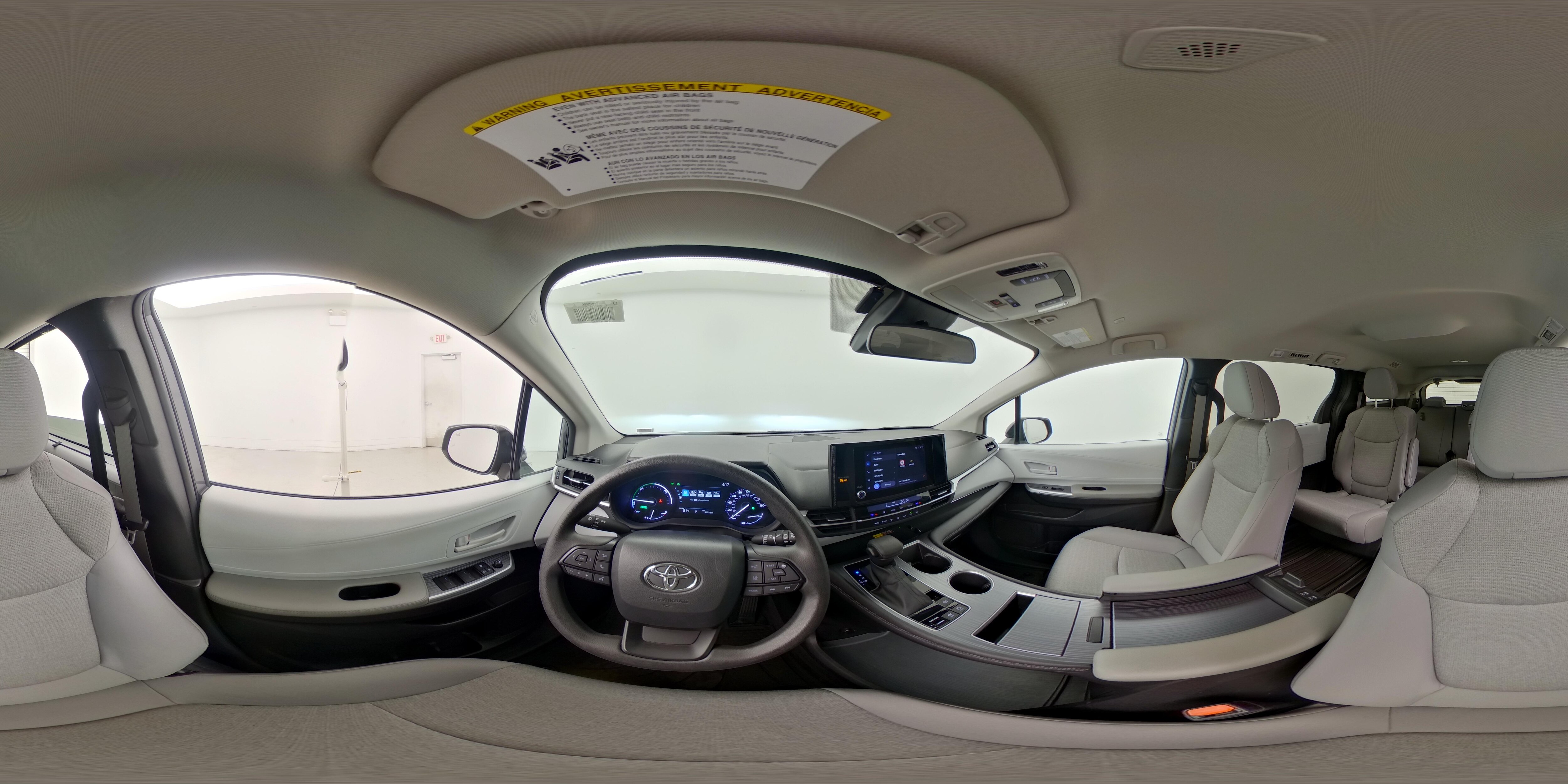 2025 Toyota Sienna LE - Photo 28