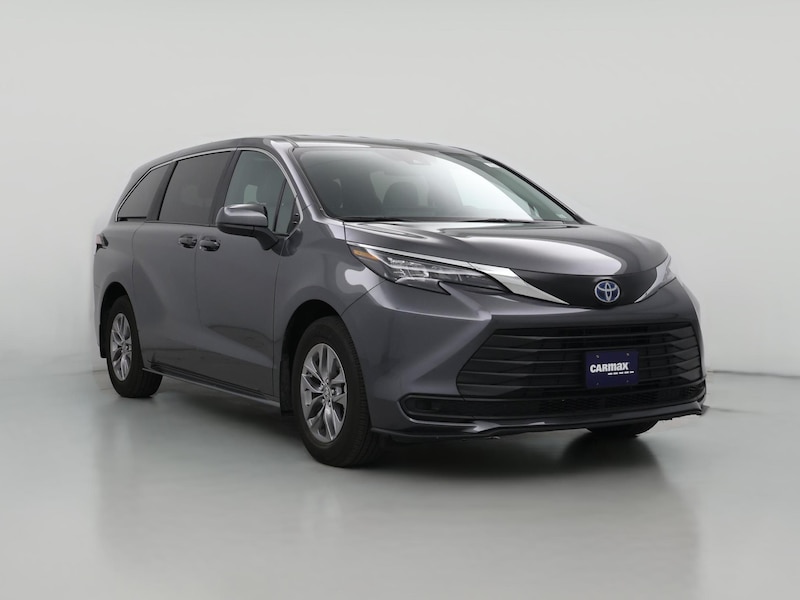 2025 Toyota Sienna LE