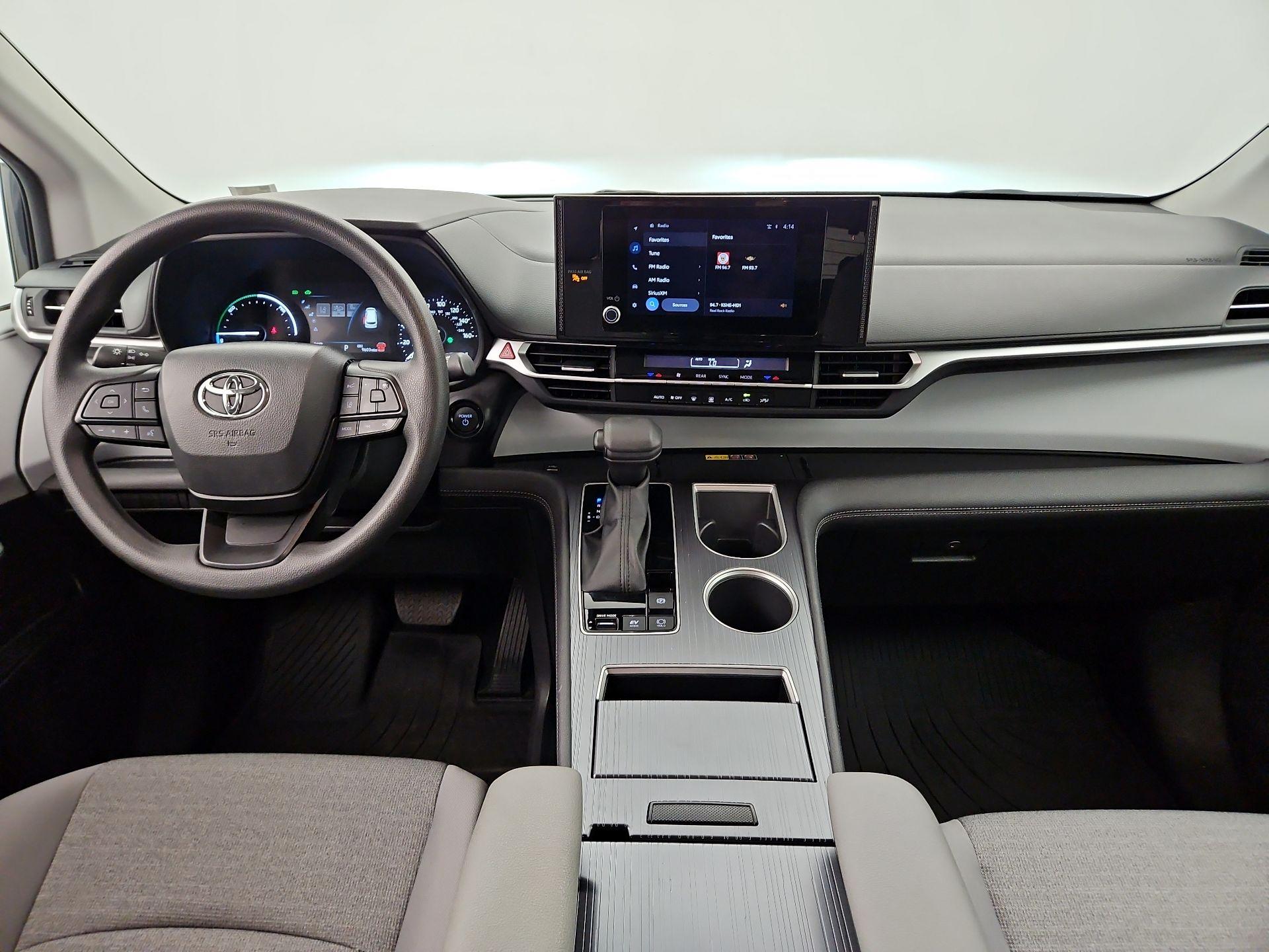 Thumbnail: 2025 Toyota Sienna - 9