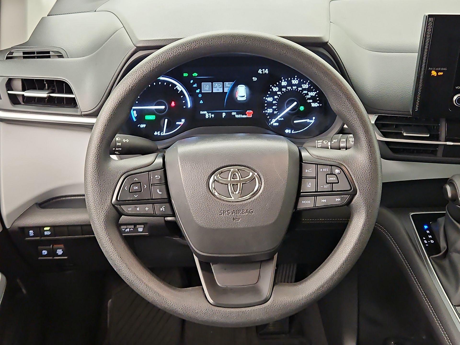 Thumbnail: 2025 Toyota Sienna - 10
