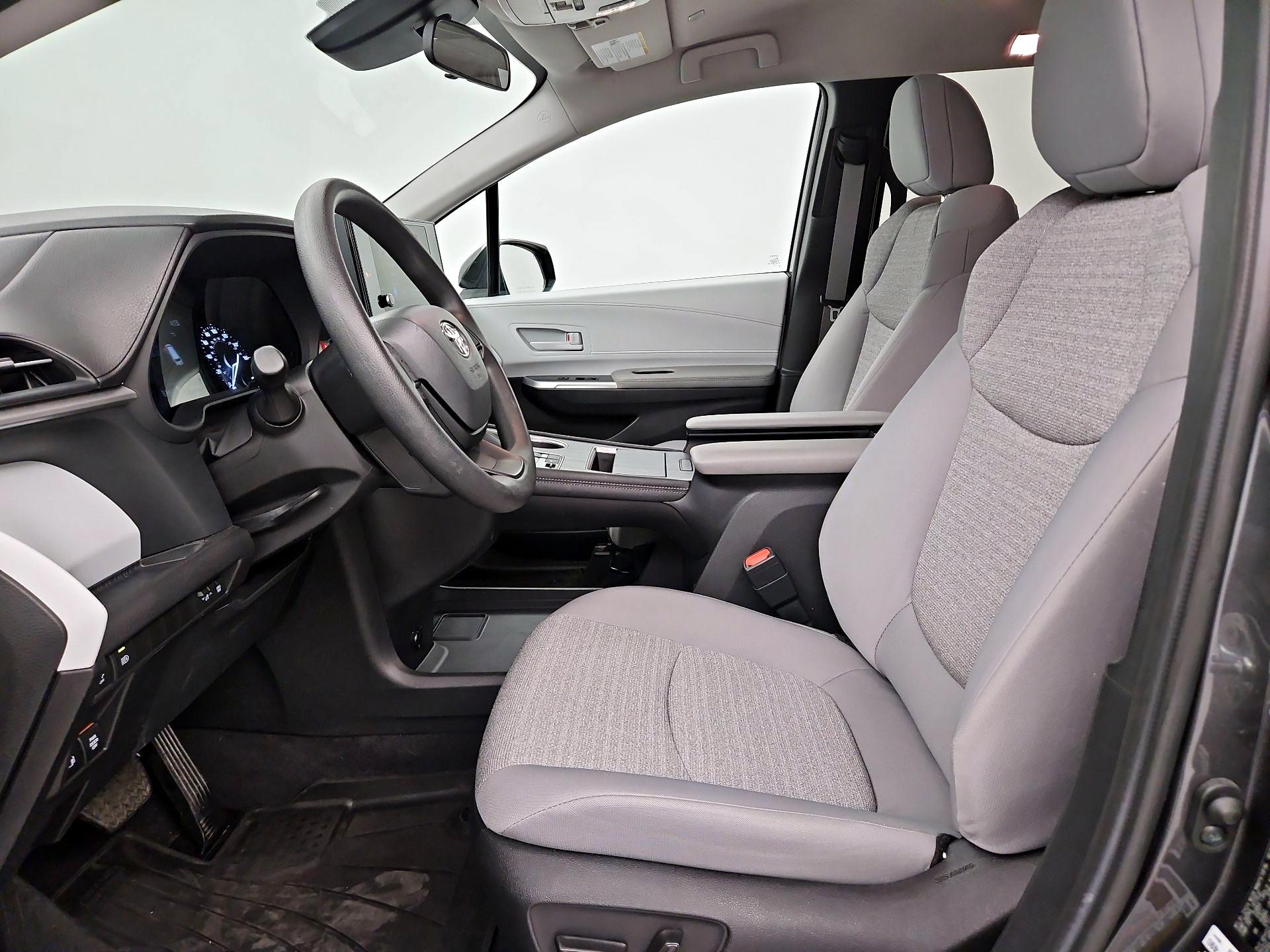 Thumbnail: 2025 Toyota Sienna - 11