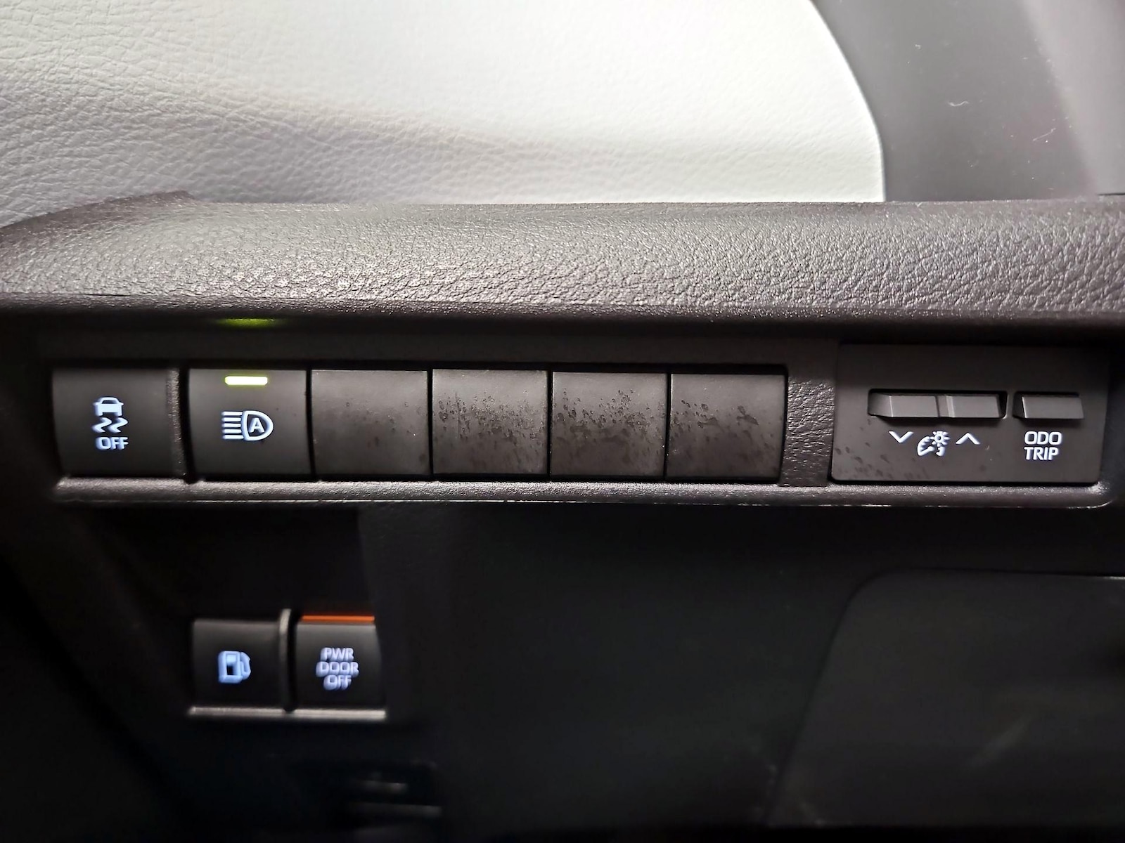 2025 Toyota Sienna LE - Photo 14