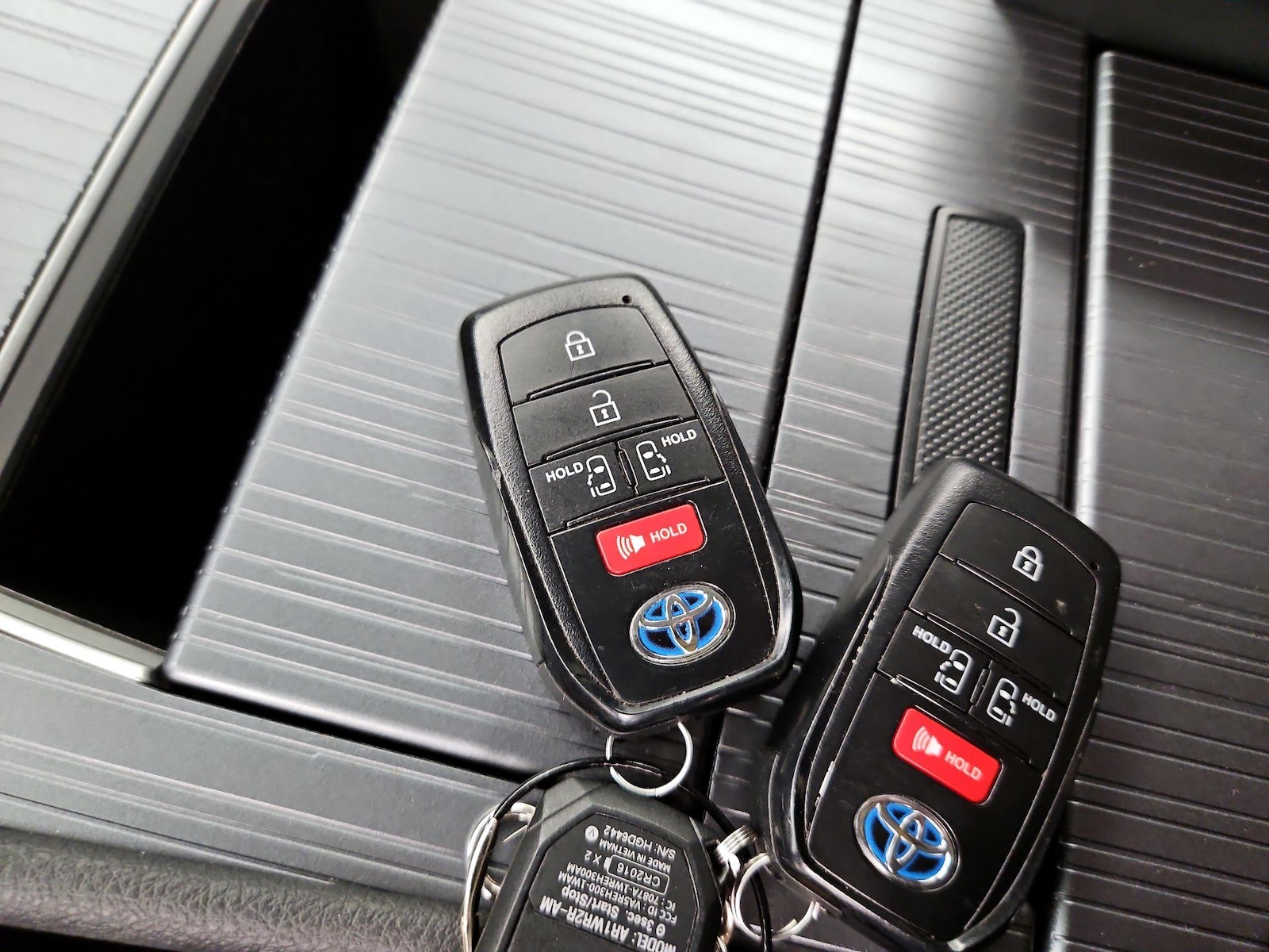2025 Toyota Sienna LE - Photo 25