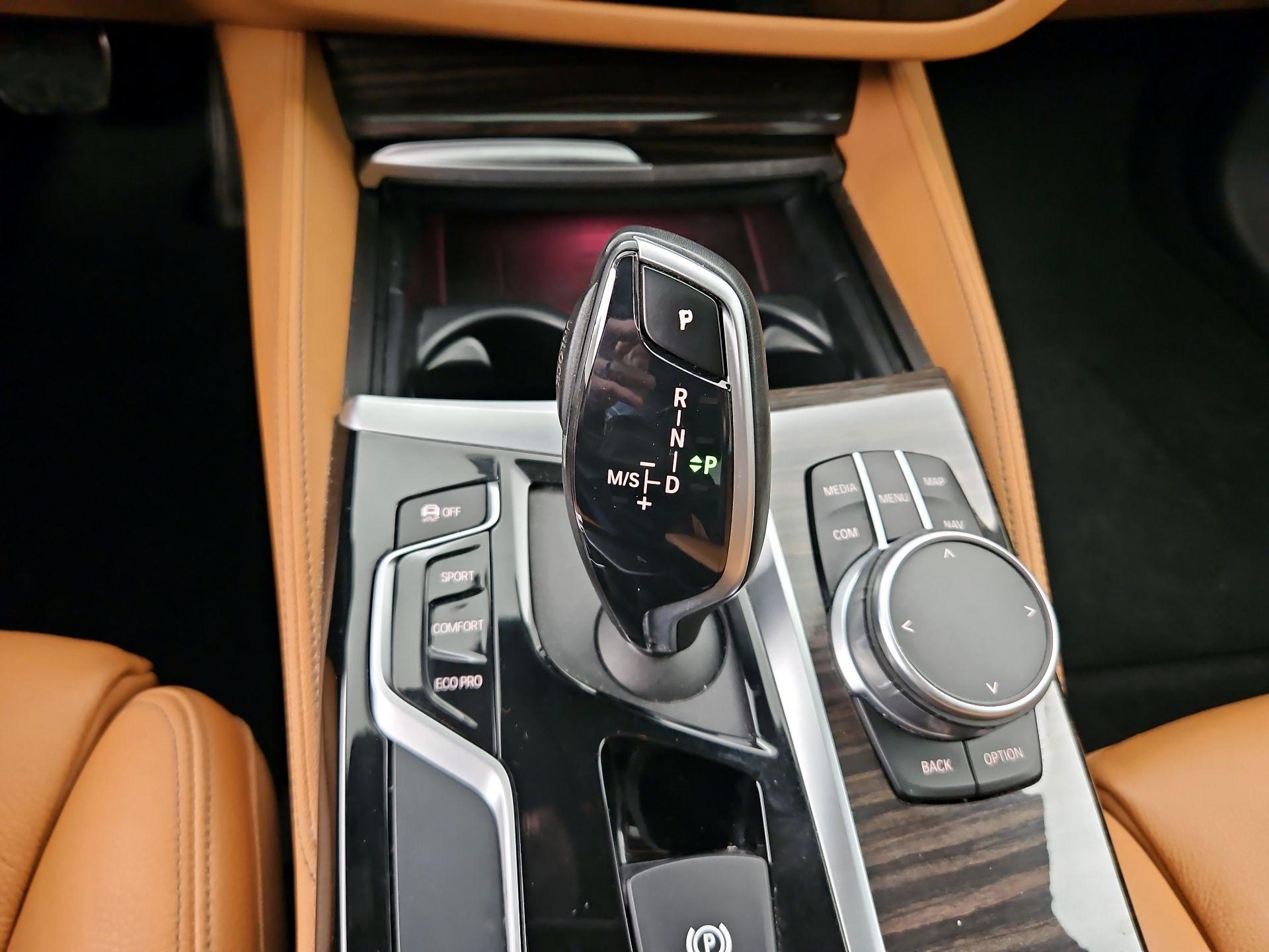 Thumbnail: 2020 BMW 5 Series - 18