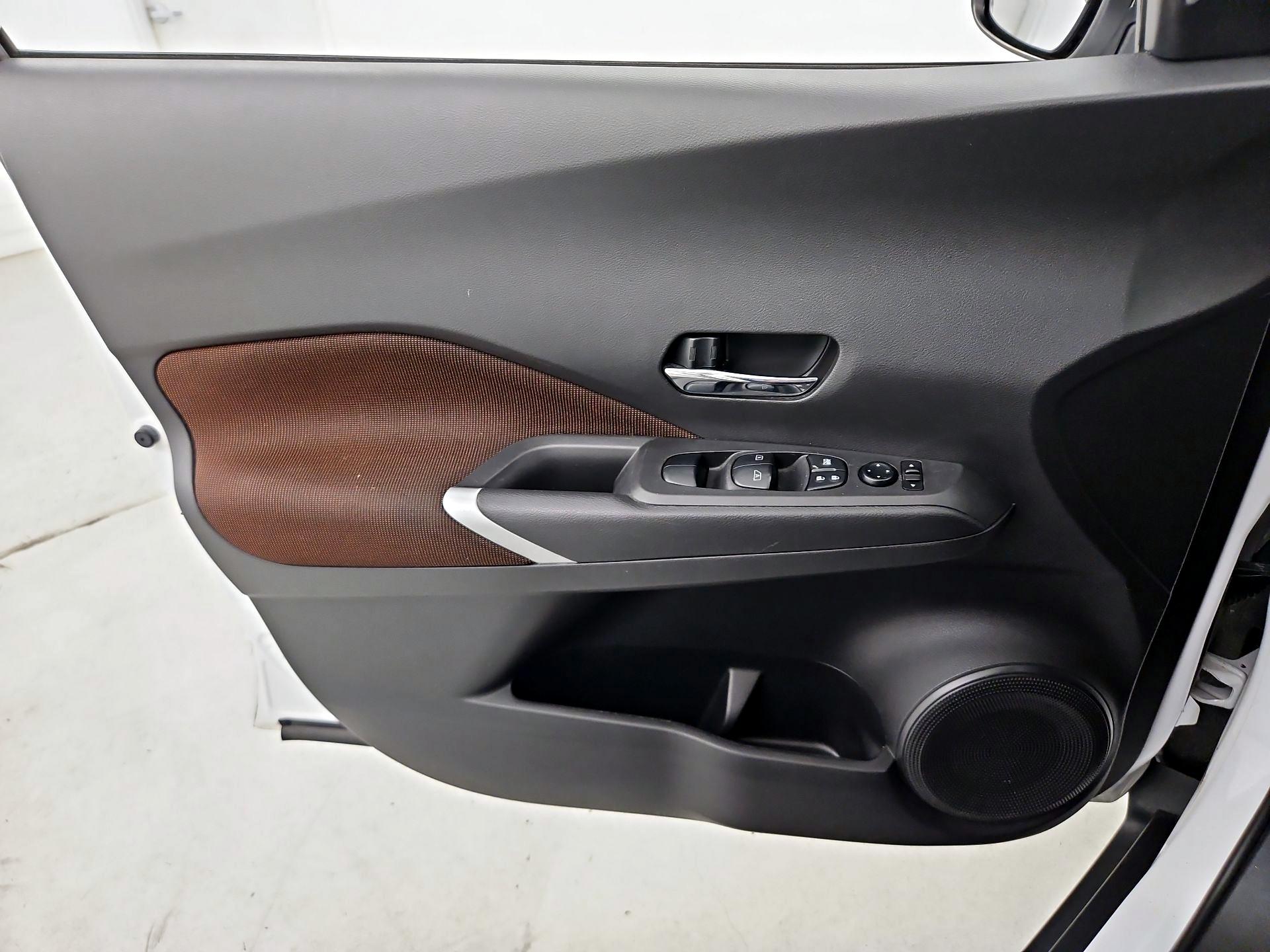 Thumbnail: 2021 Nissan Kicks - 12