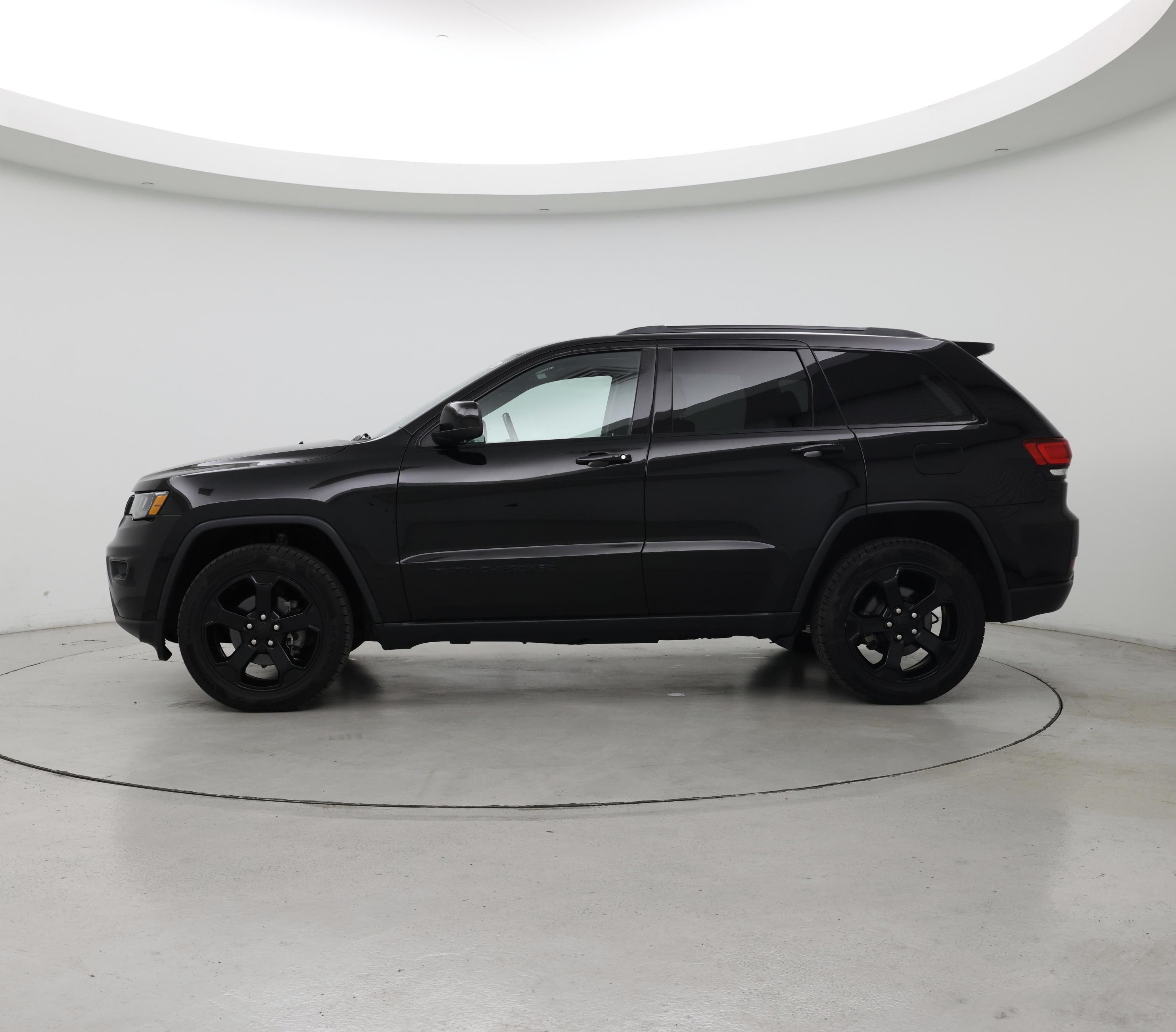 Thumbnail: 2020 Jeep Grand Cherokee - 3