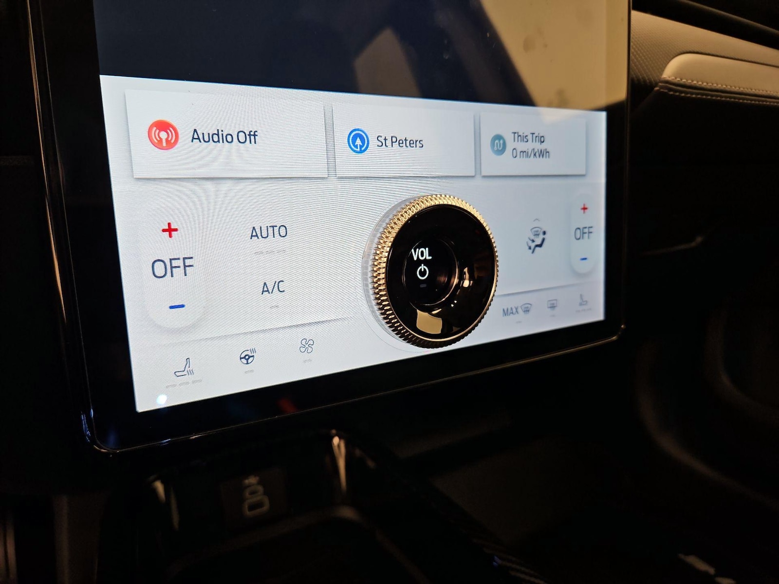 2025 Ford Mustang Mach-E Premium AWD - Photo 18