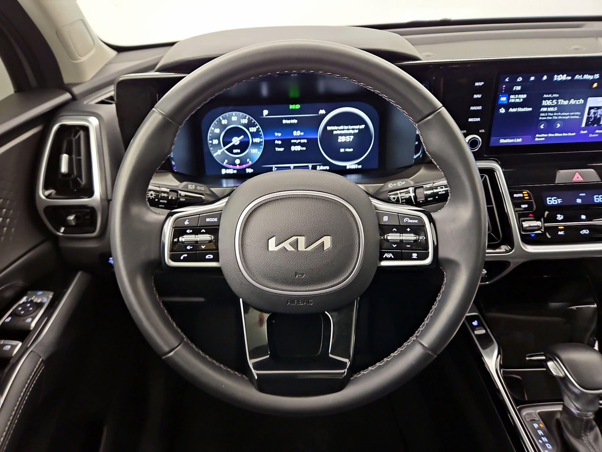 Thumbnail: 2023 Kia Sorento - 10