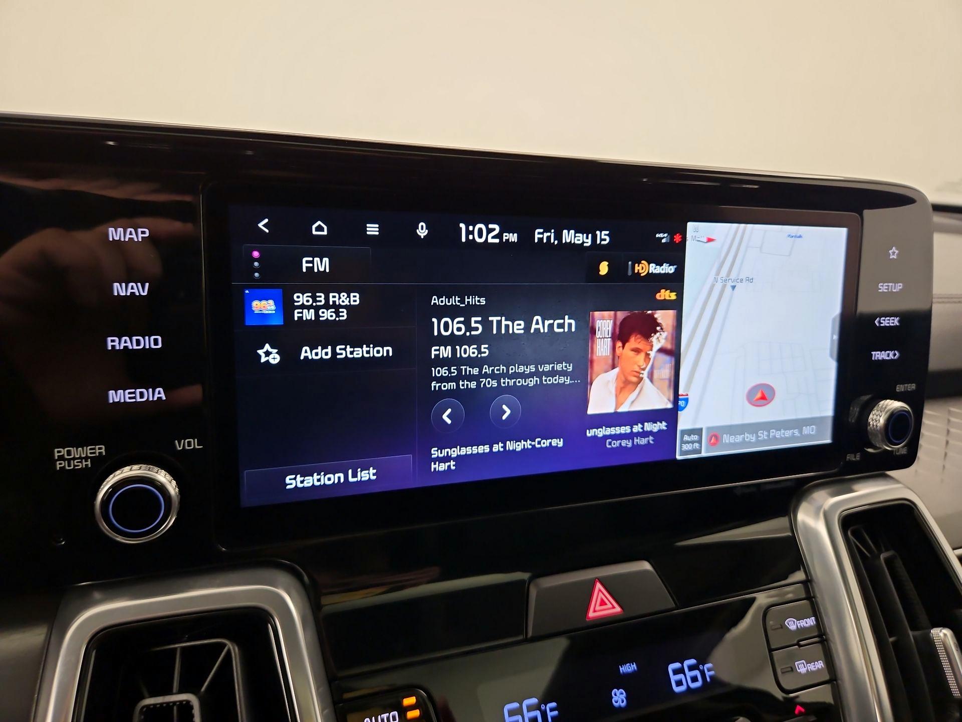Thumbnail: 2023 Kia Sorento - 16