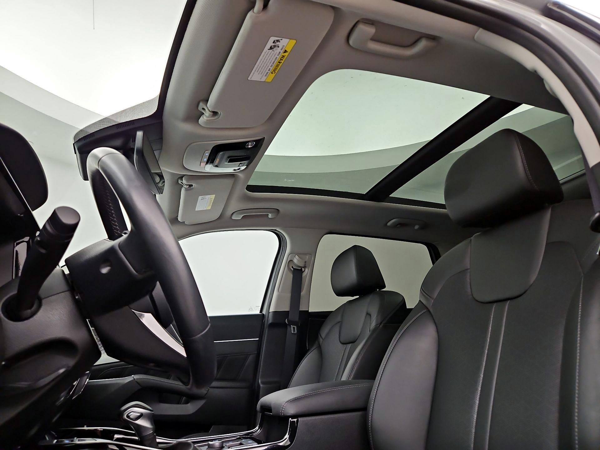 Thumbnail: 2023 Kia Sorento - 20
