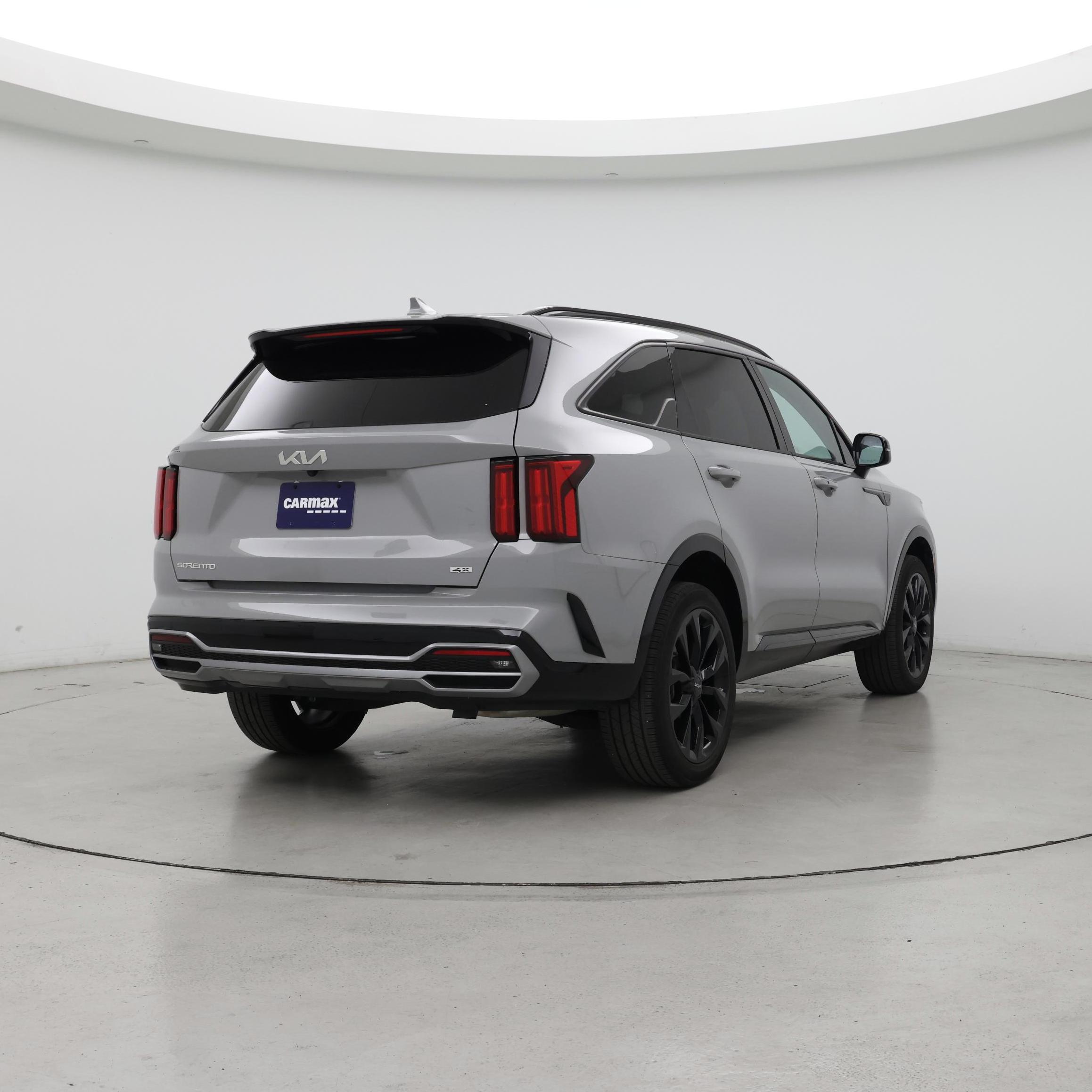 Thumbnail: 2023 Kia Sorento - 8