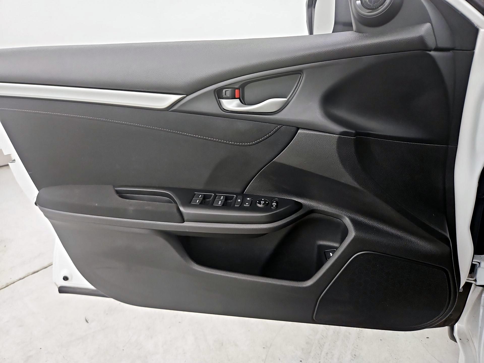 Thumbnail: 2017 Honda Civic - 12