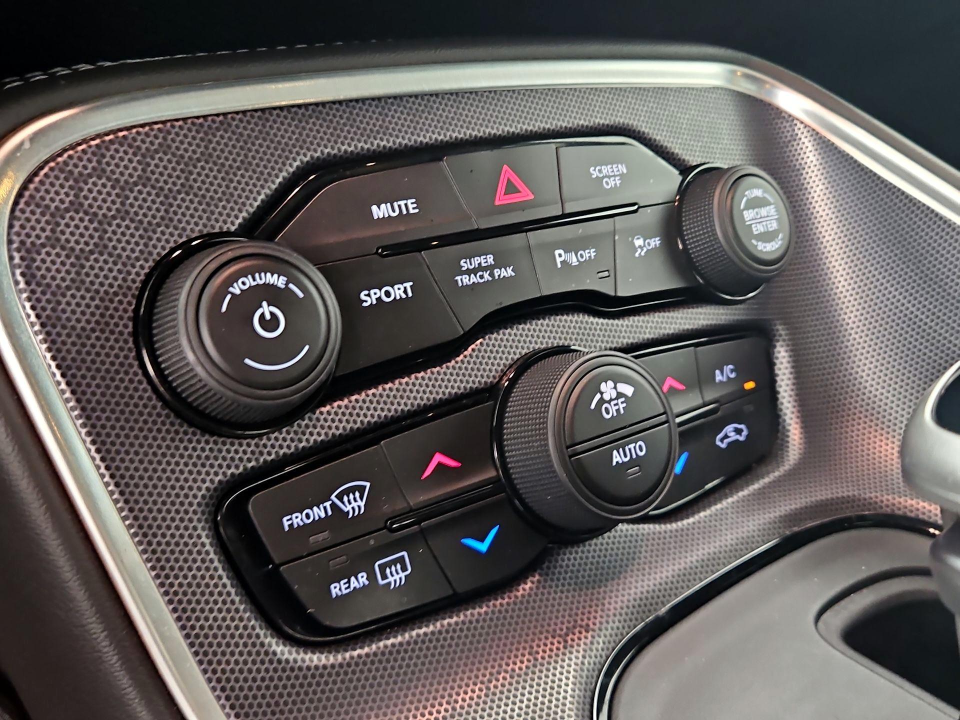 Thumbnail: 2018 Dodge Challenger - 16