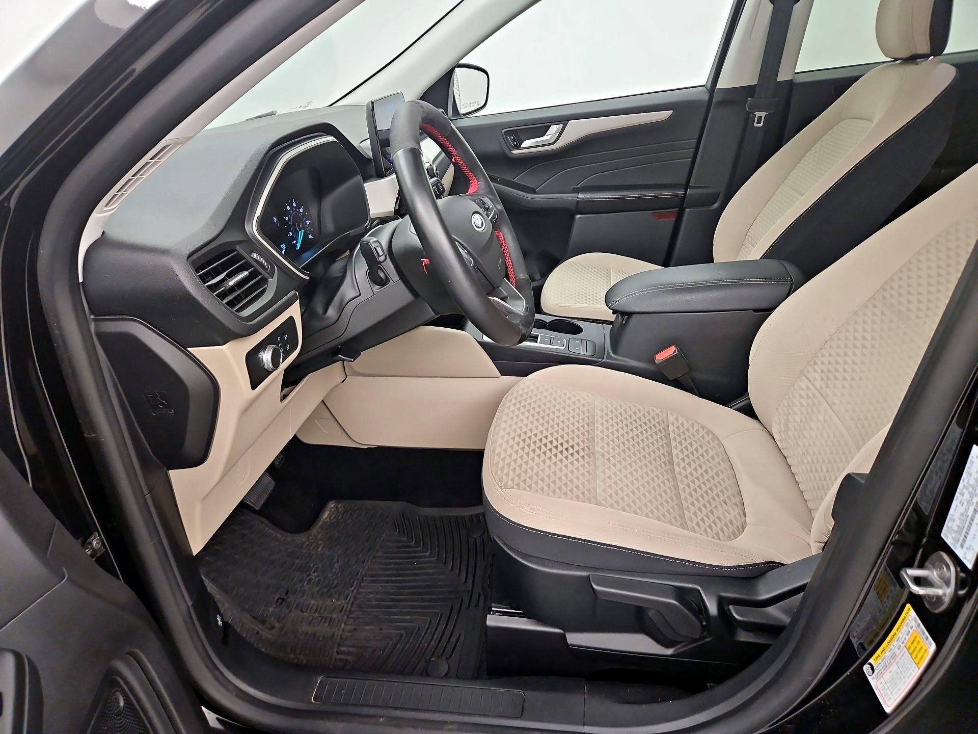 Thumbnail: 2021 Ford Escape - 11