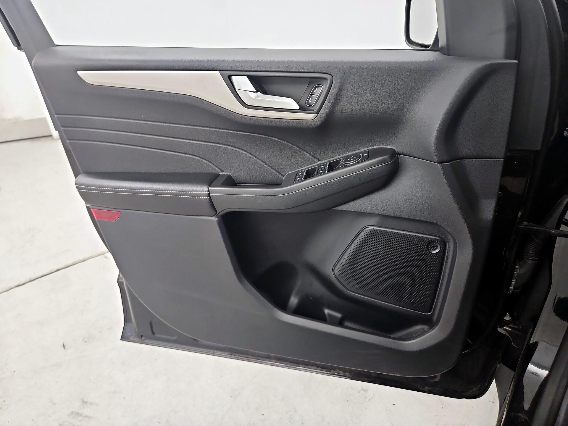 Thumbnail: 2021 Ford Escape - 12