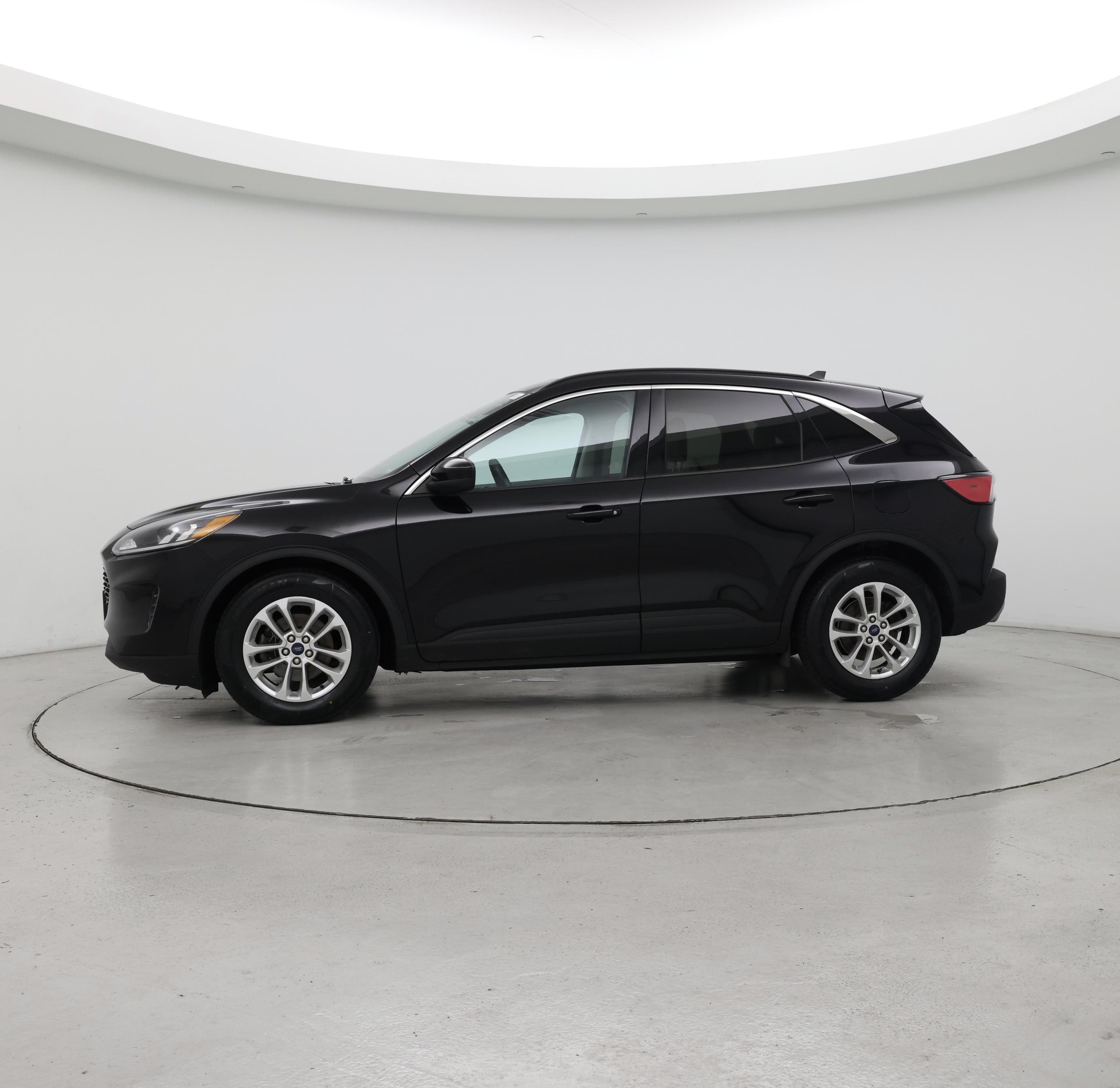 Thumbnail: 2021 Ford Escape - 3