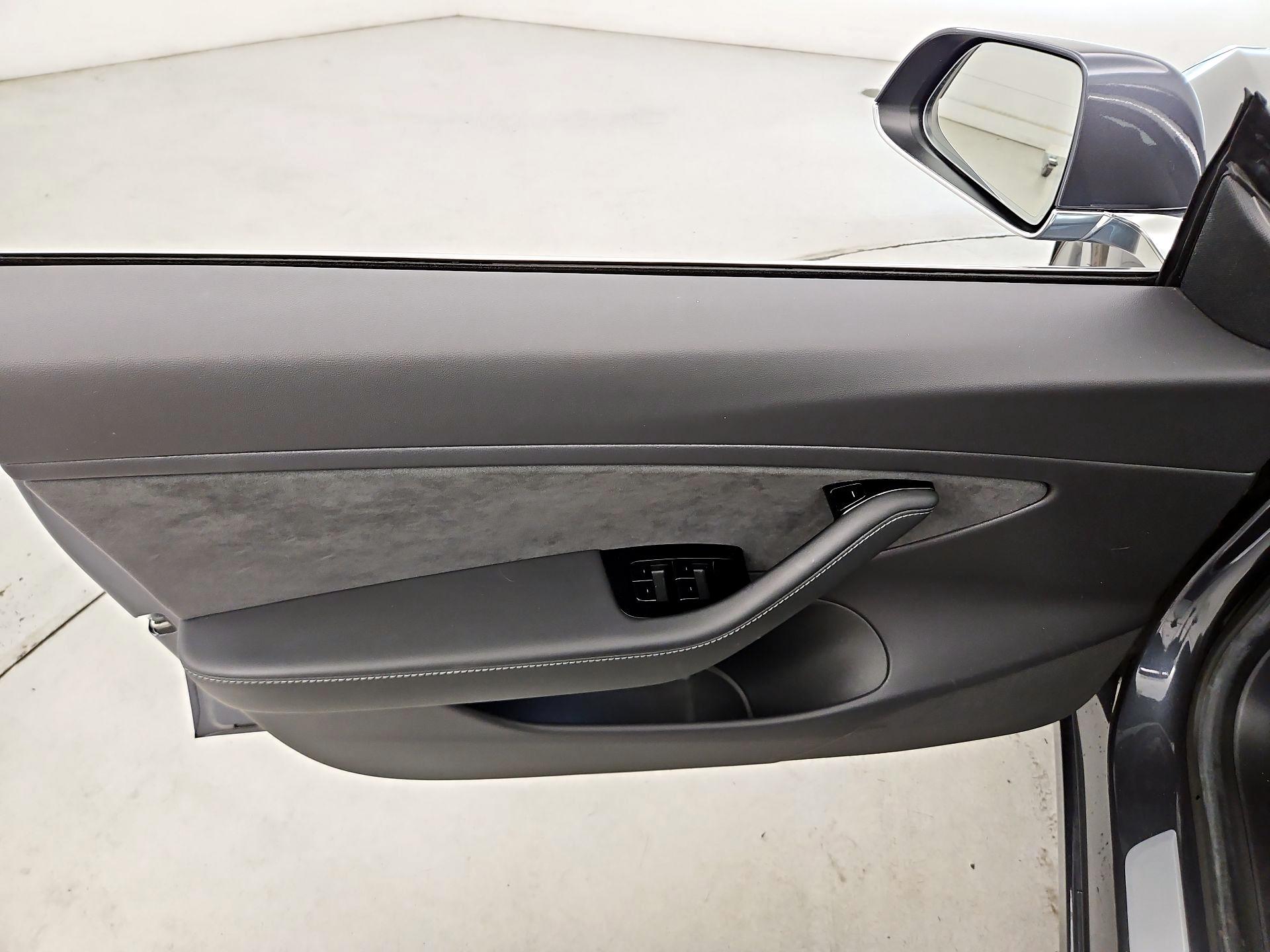 Thumbnail: 2019 Tesla Model 3 - 12