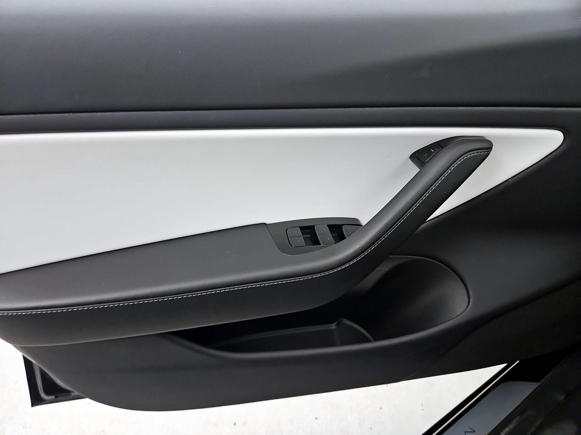 Thumbnail: 2019 Tesla Model 3 - 12