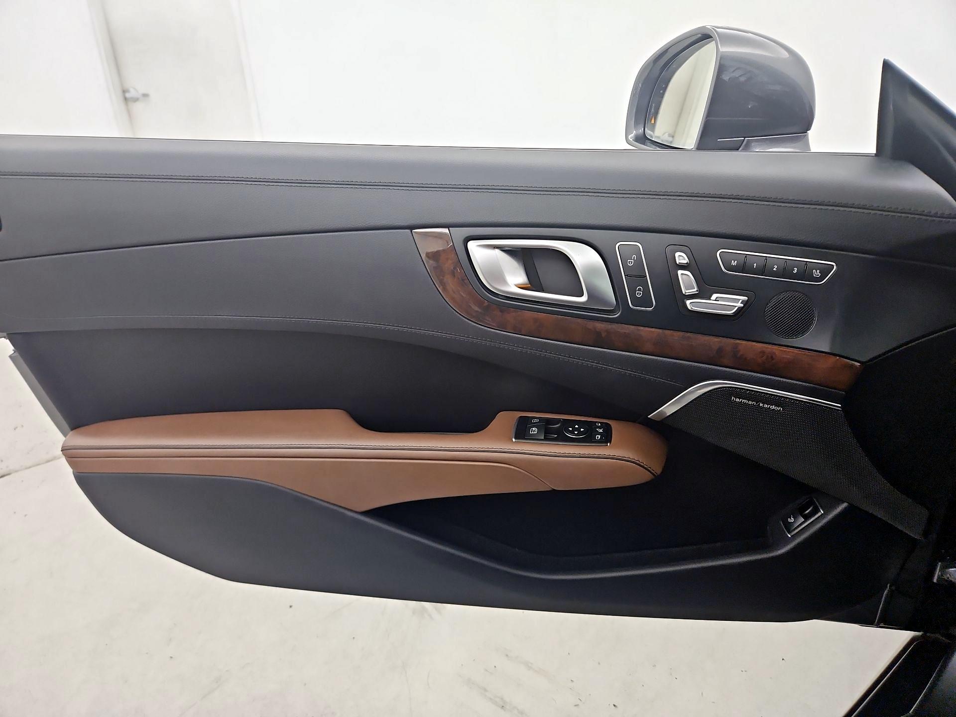 Thumbnail: 2016 Mercedes-Benz SL-Class - 12