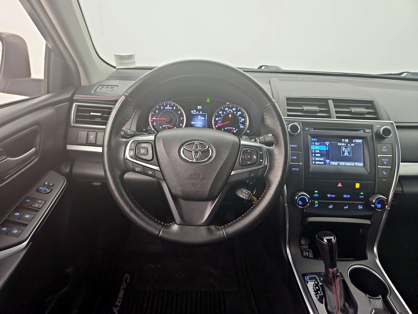 2016 Toyota Camry Special Edition - Photo 11