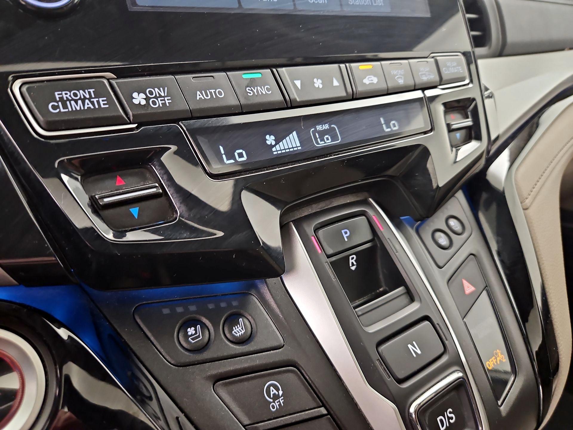 Thumbnail: 2019 Honda Odyssey - 17