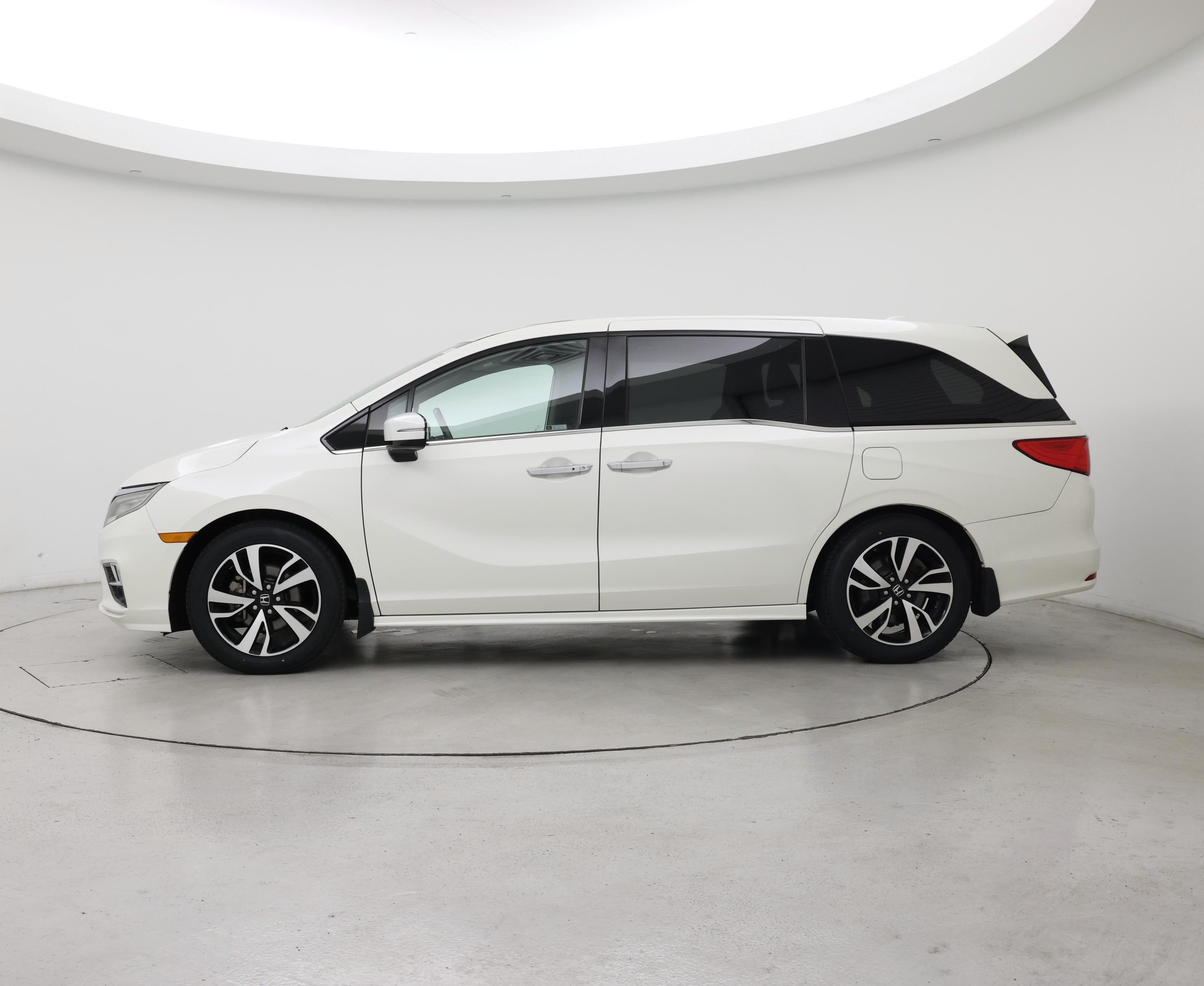 Thumbnail: 2019 Honda Odyssey - 3