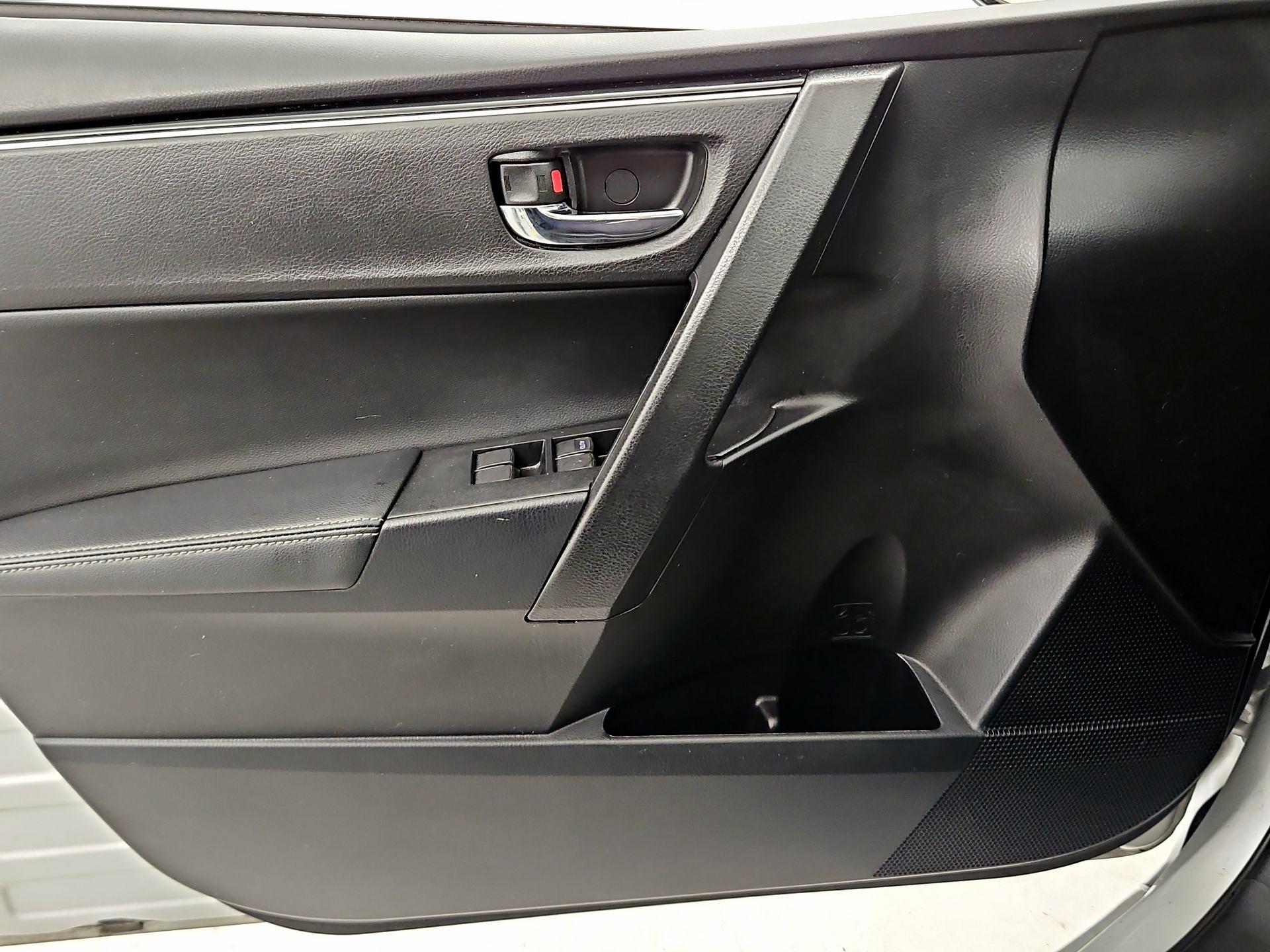 Thumbnail: 2019 Toyota Corolla - 12