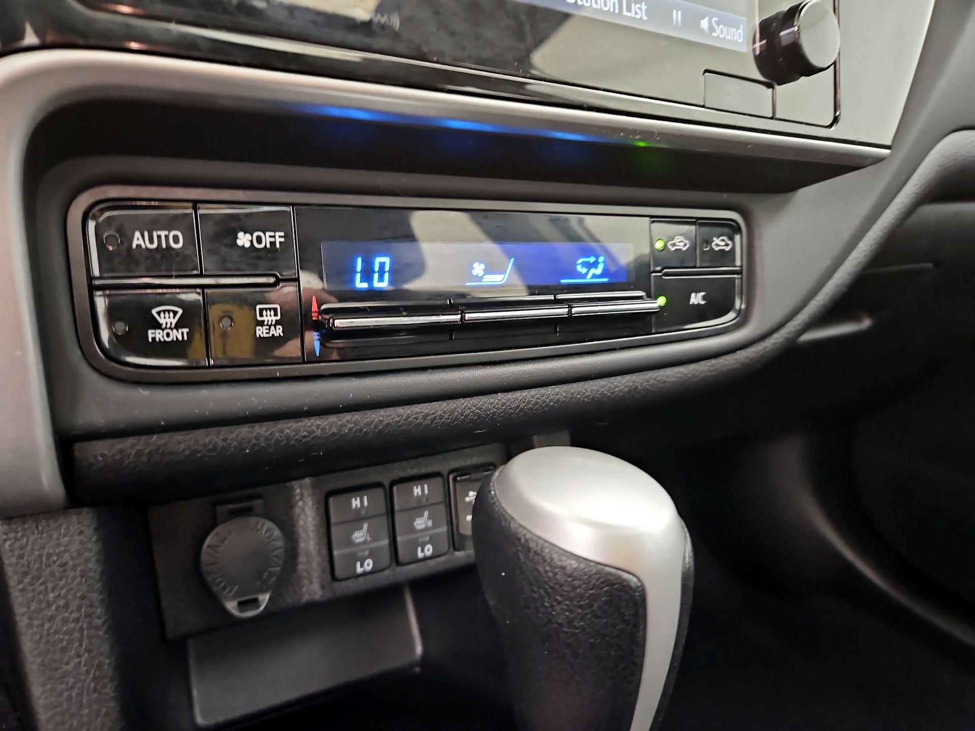 Thumbnail: 2019 Toyota Corolla - 16