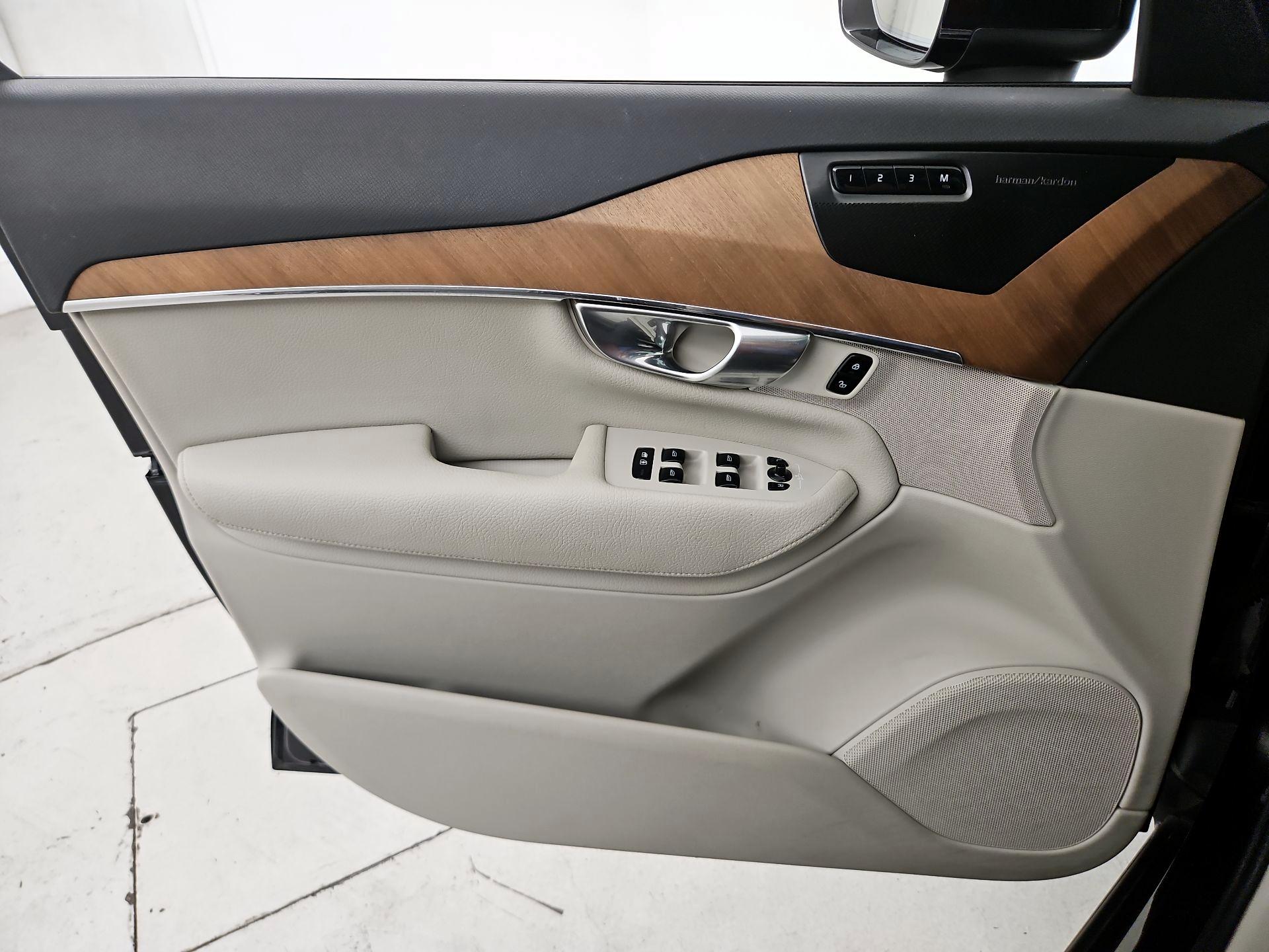 Thumbnail: 2021 Volvo XC90 - 12