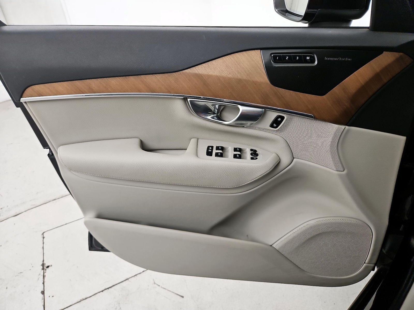 2021 Volvo XC90 Momentum - Photo 13