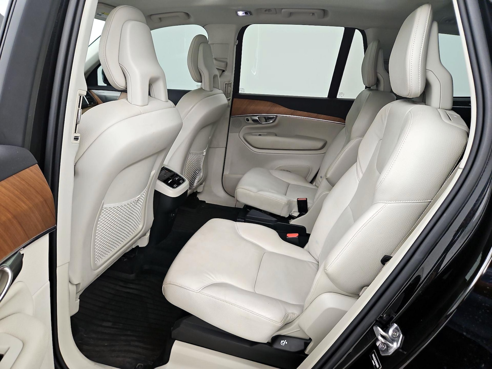 2021 Volvo XC90 Momentum - Photo 22