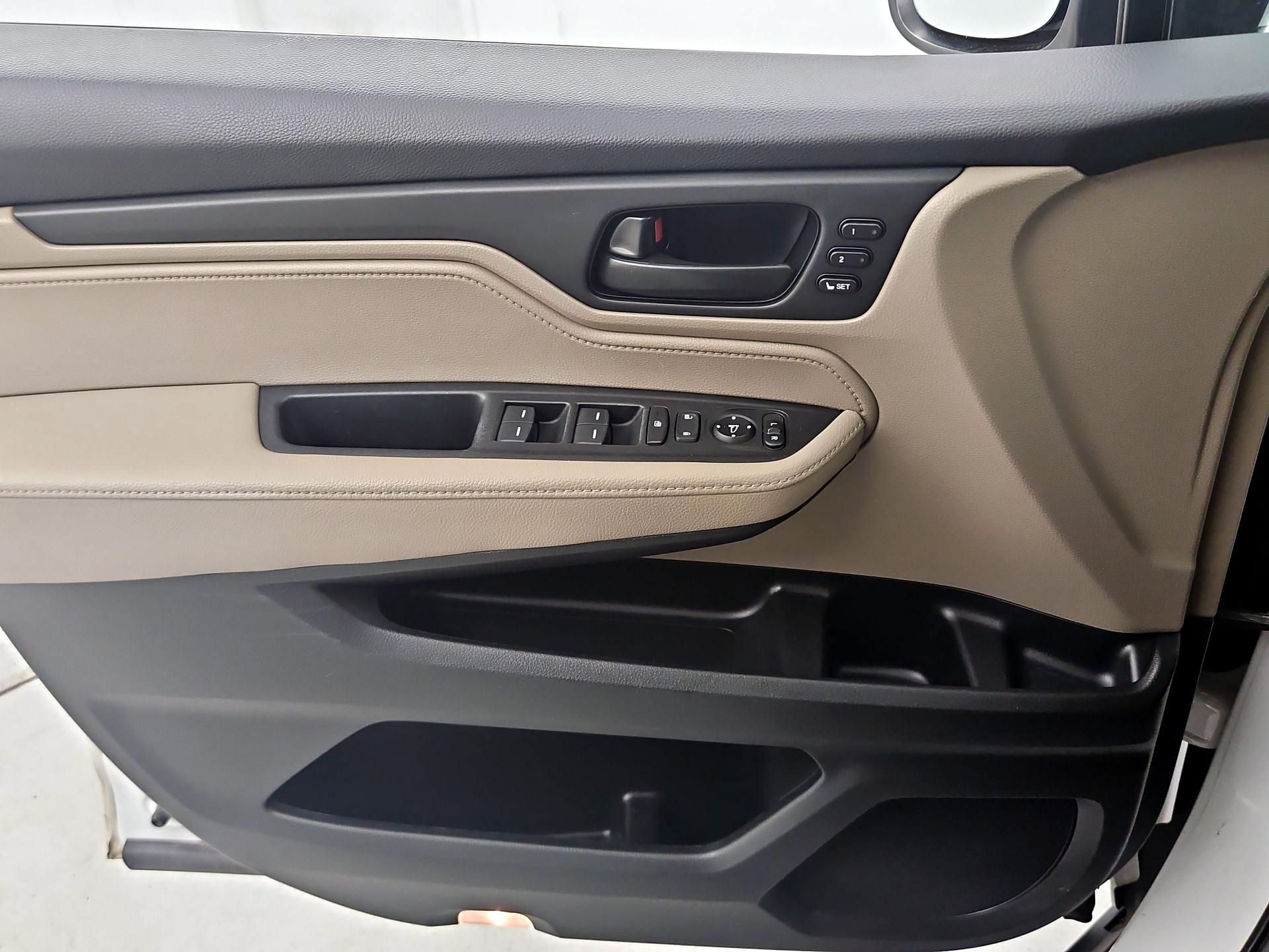 Thumbnail: 2021 Honda Odyssey - 12