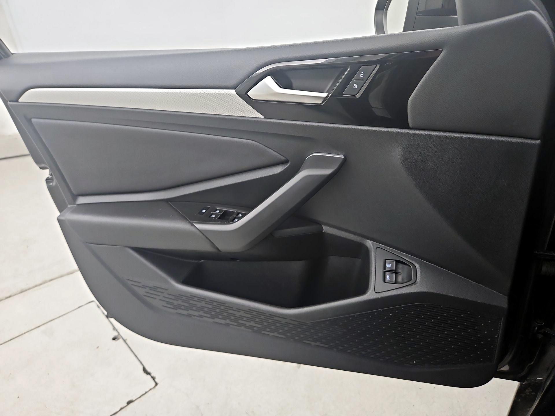 Thumbnail: 2021 Volkswagen Jetta - 12